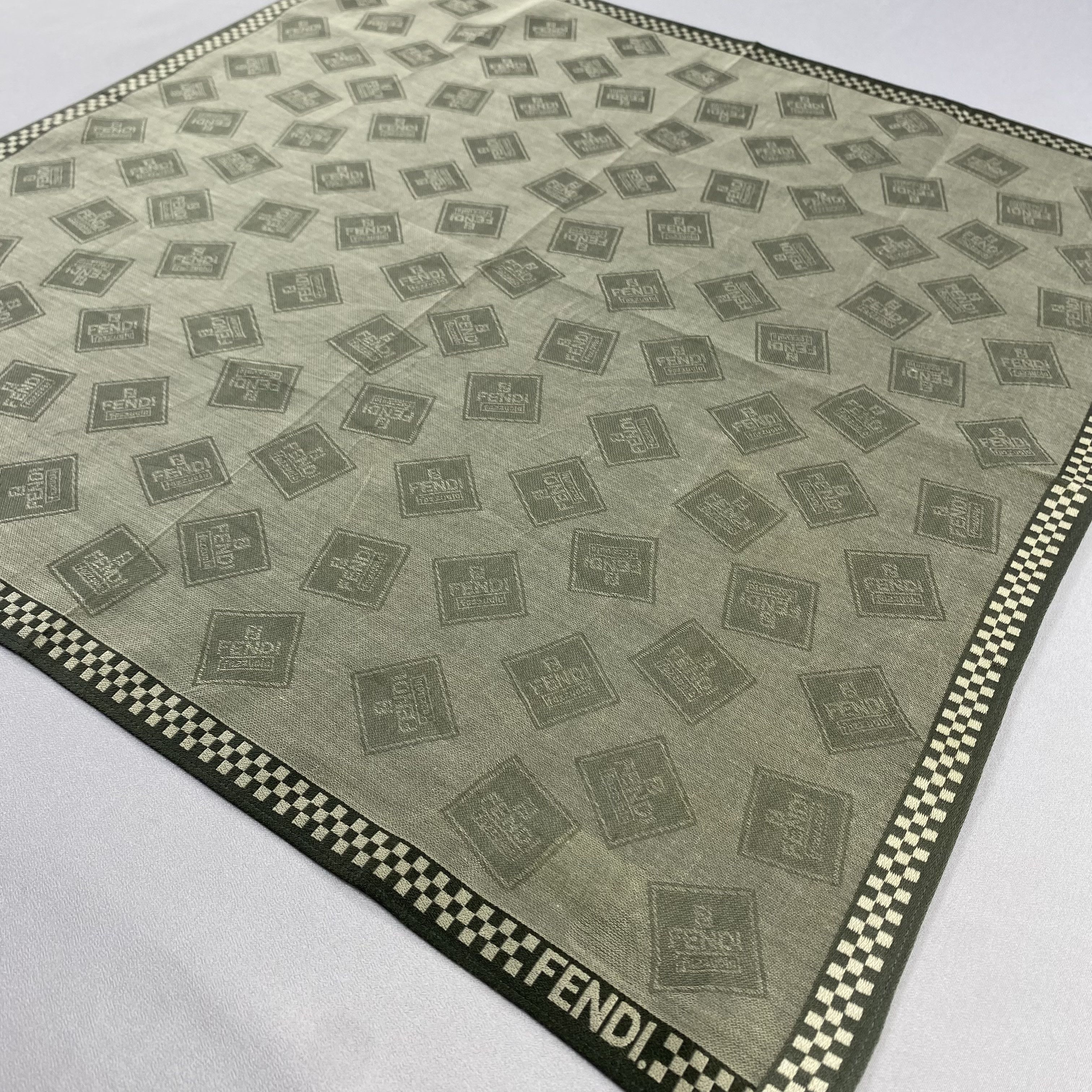 Vintage Fendi Handkerchief / Neckerchief / Bandana-P814 Size ONE SIZE - 2 Thumbnail