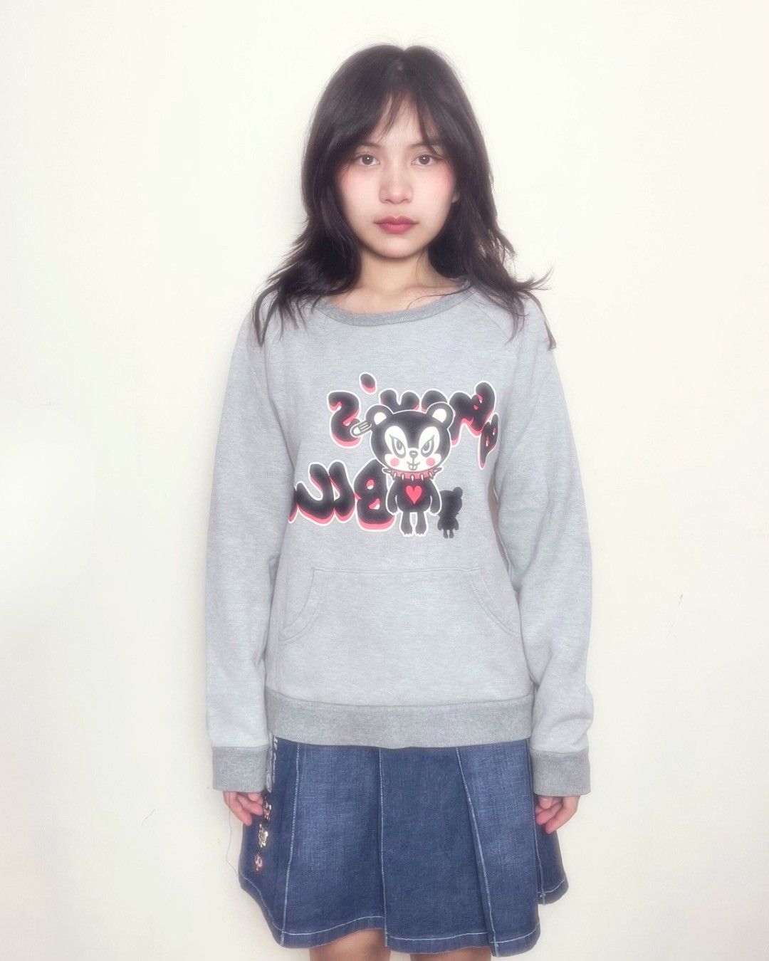 Japanese Brand Vintage Betty’s Blue Kuma-chan Grey Pullover Size S / US 4 / IT 40 - 1 Thumbnail