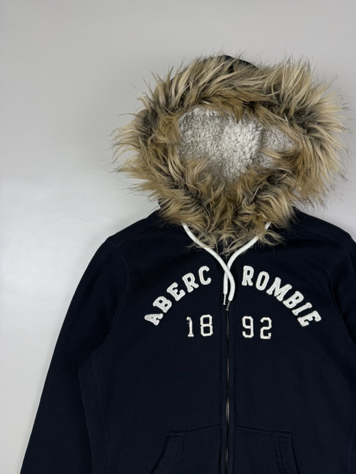 Abercrombie & Fitch Vintage Y2K Abercrombie&Fitch Women’s Fur Hood Zip Hoodie Size L / US 10 / IT 46 - 3 Thumbnail