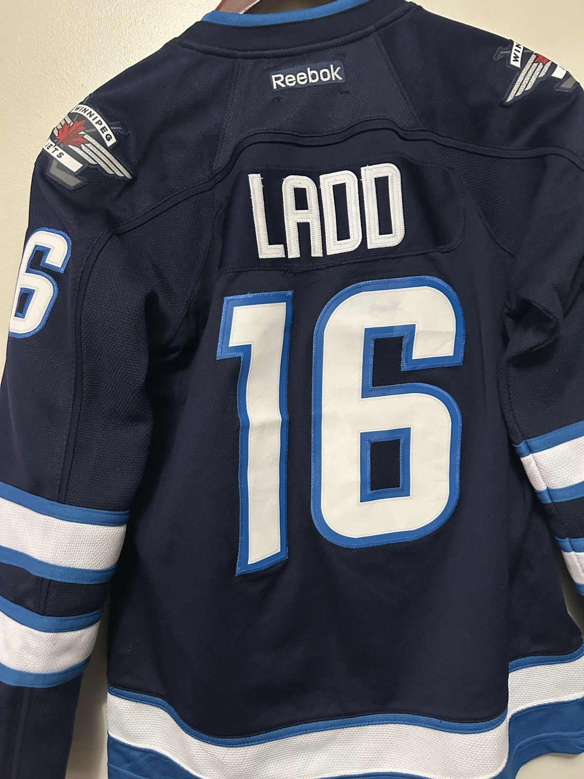 NHL × Reebok Women’s Reebok Winnipeg Jets Andrew Ladd NHL Jersey Size M / US 6-8 / IT 42-44 - 4 Thumbnail