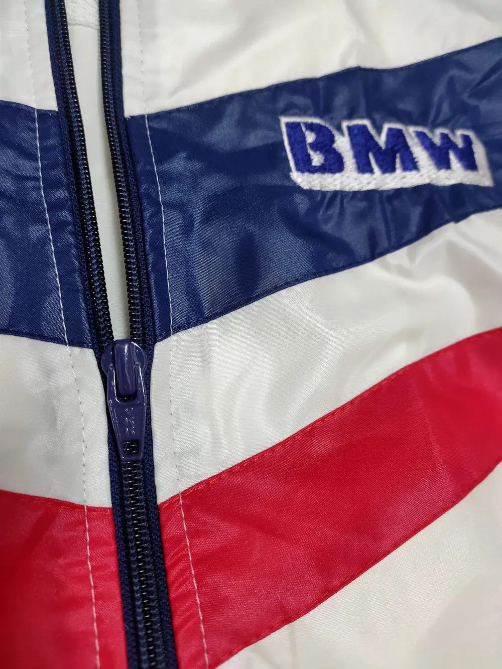Vintage Vintage BMW light windbreaker jacket Size US S / EU 44-46 / 1 - 5 Thumbnail