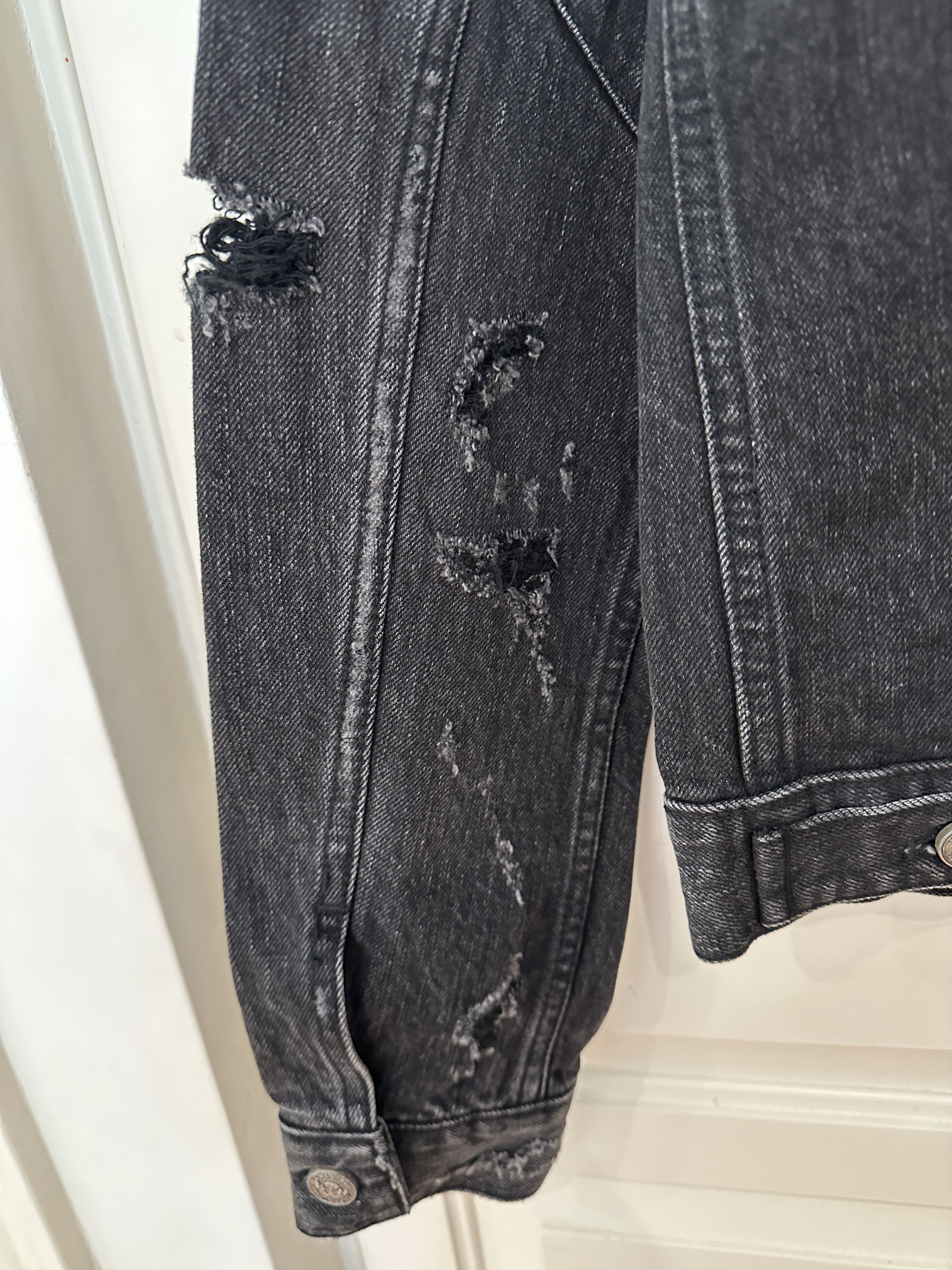 Balmain BALMAIN BLACK DISTRESSED DENIM PLEATED PLACKET JACKET Size US M / EU 48-50 / 2 - 5 Thumbnail