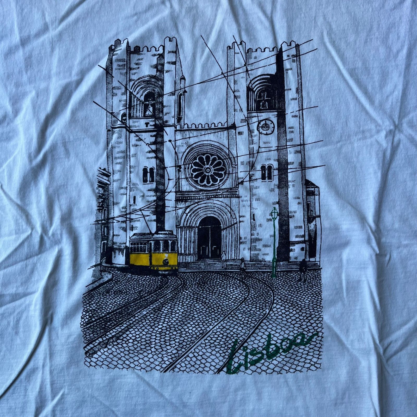 Vintage Vintage Lisbon Cathedral Tram T-Shirt Portugal Souvenir 2XL Size US XXL / EU 58 / 5 - 6 Thumbnail