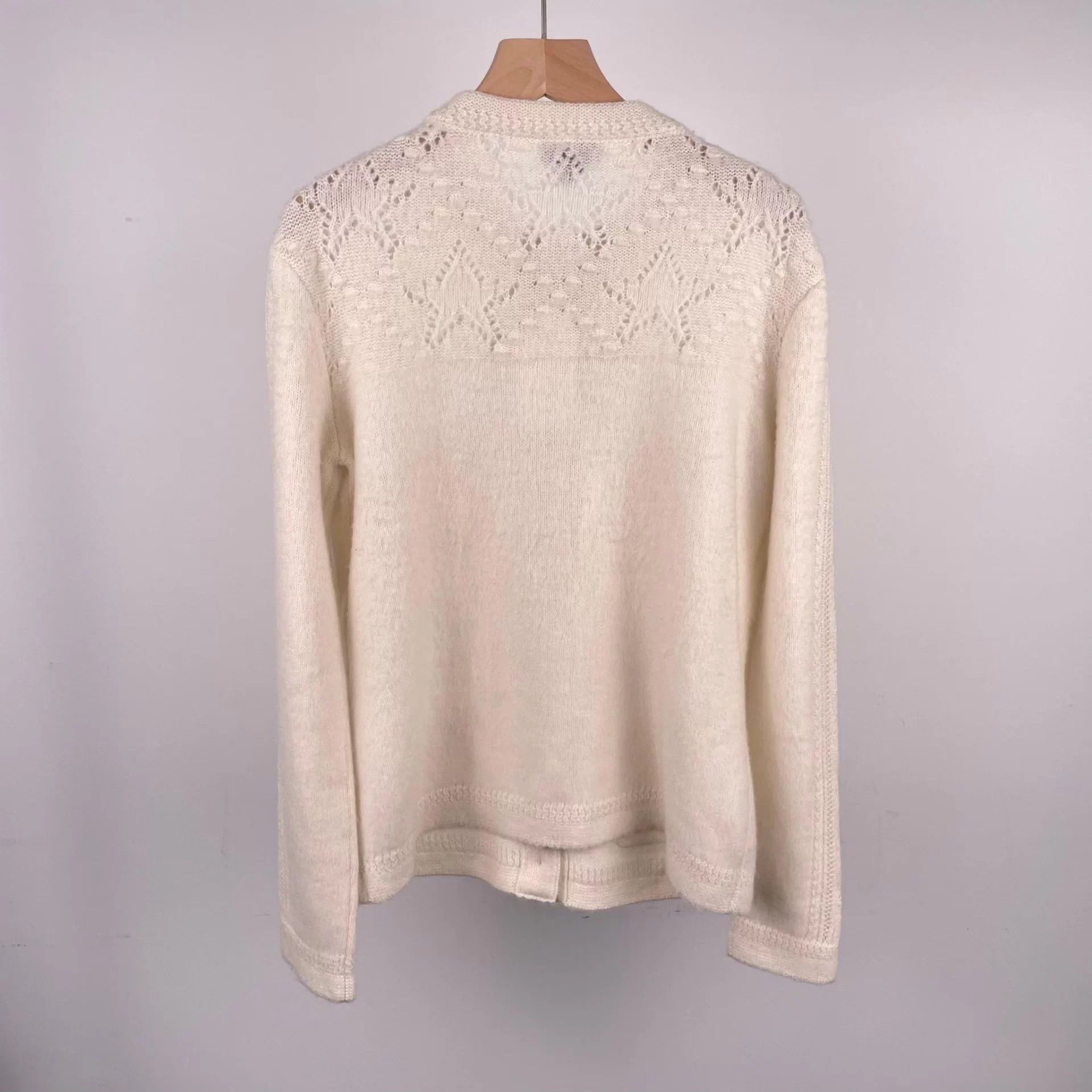 Chanel Chanel 23N Ski 34 White Cashmere 4-Pocket Cardigan Size XS / US 0-2 / IT 36-38 - 2 Thumbnail