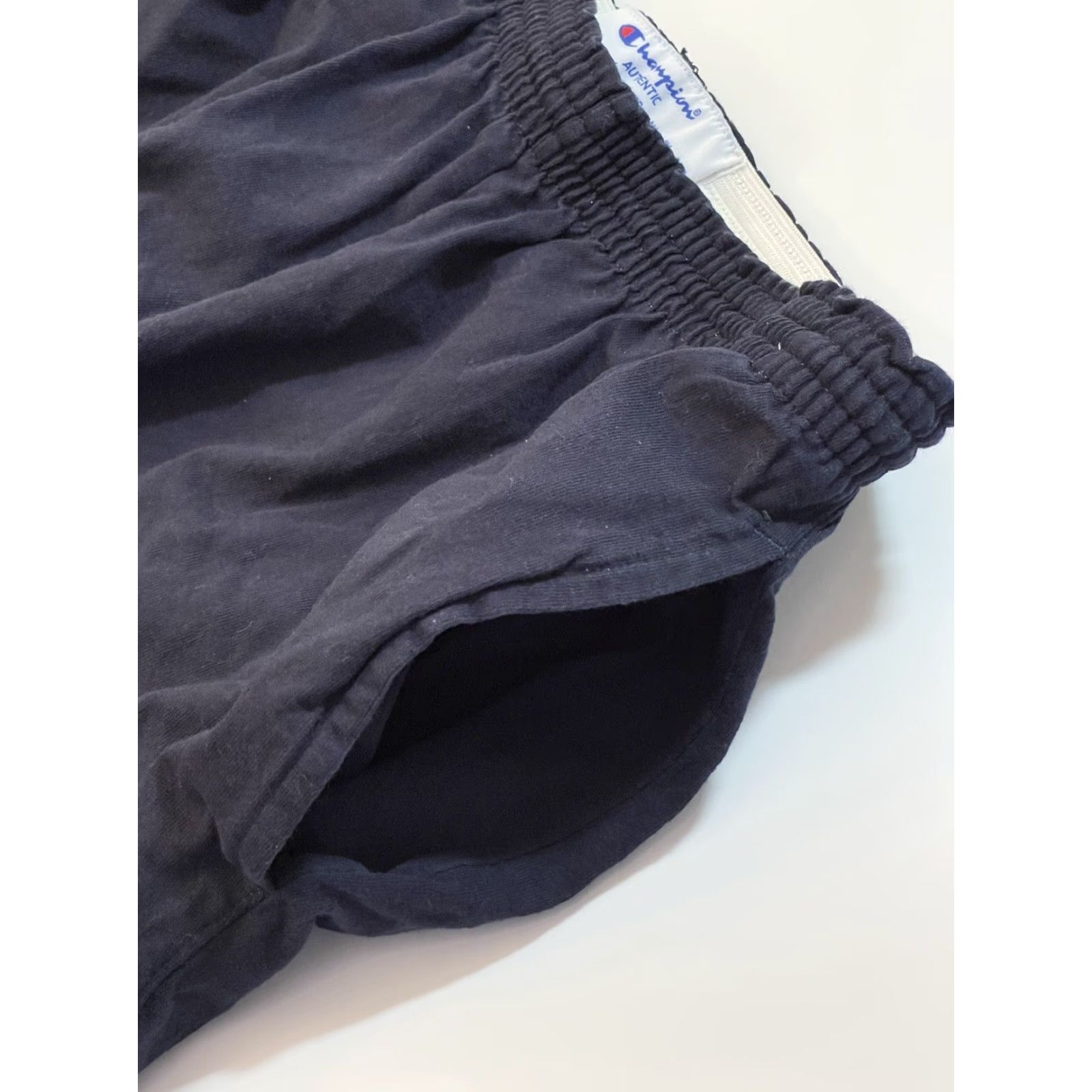 Champion VINTAGE Champion Mens Shorts Athletic 90s Navy Blue Embroidered Drawstring Elastic Waist M Size US 31 - 5 Thumbnail