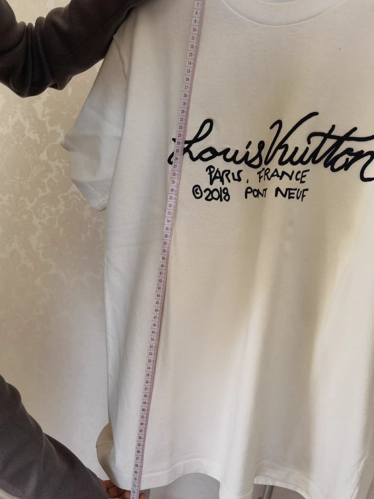 Louis Vuitton Louis Vuitton Embroidered T-Shirt K17 Size US L / EU 52-54 / 3 - 6 Thumbnail