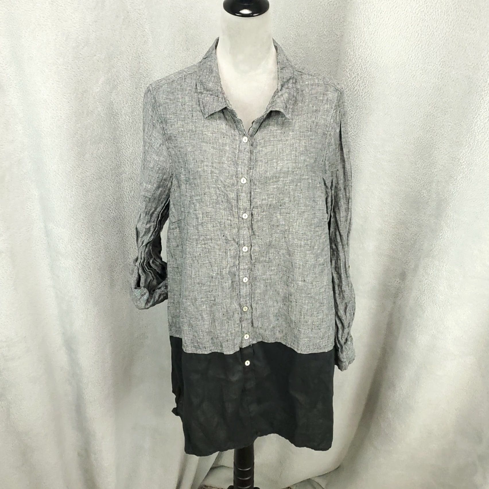 Vintage Tahari Linen Top Womens 1X Gray Black Roll Tab Sleeve Button Up Tunic Size XL / US 12-14 / IT 48-50 - 2 Thumbnail