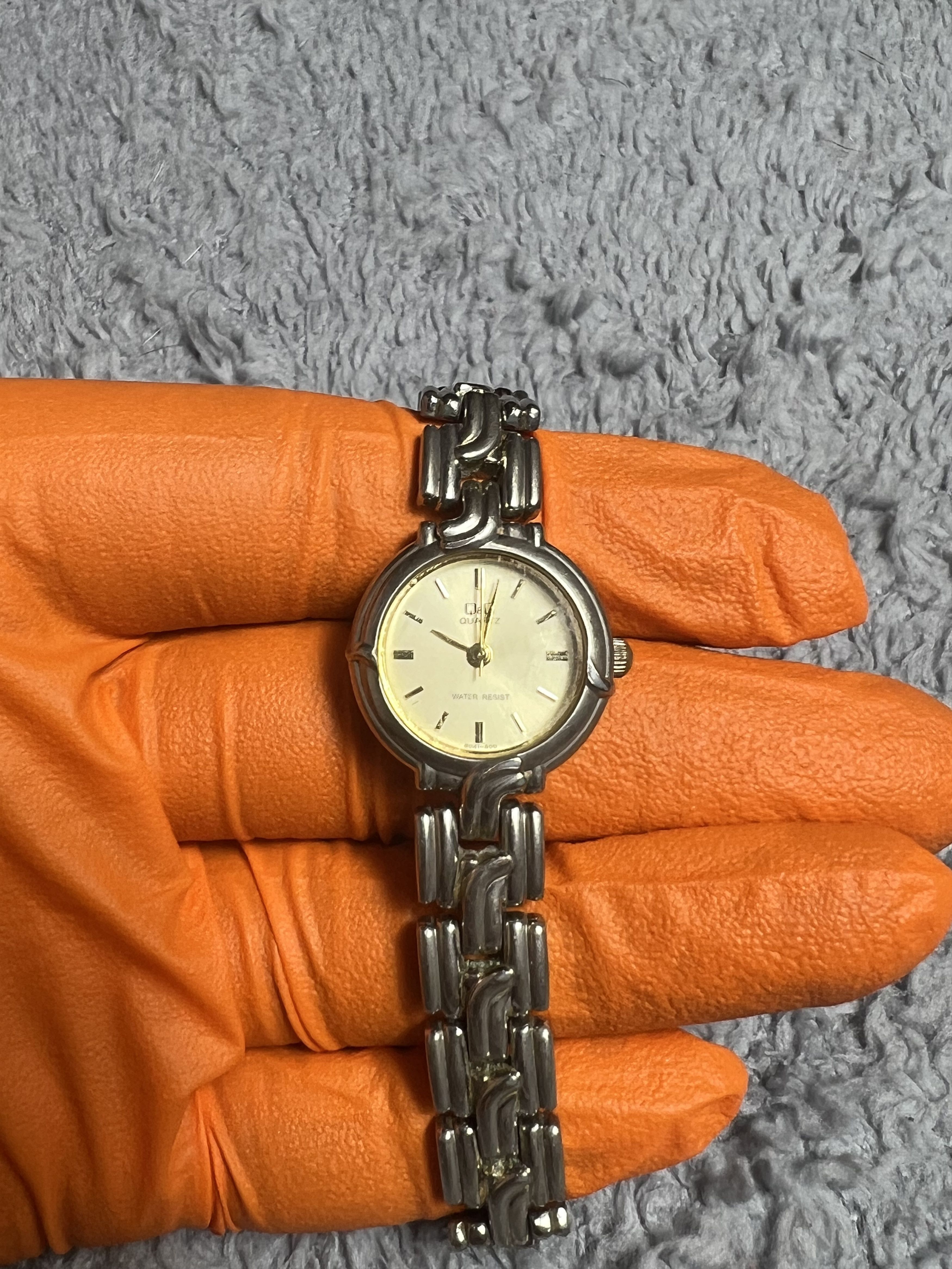 Japanese Brand Futuristic Minimalistic Q&Q Japanese Style Bracelet Watch Size ONE SIZE - 10 Thumbnail
