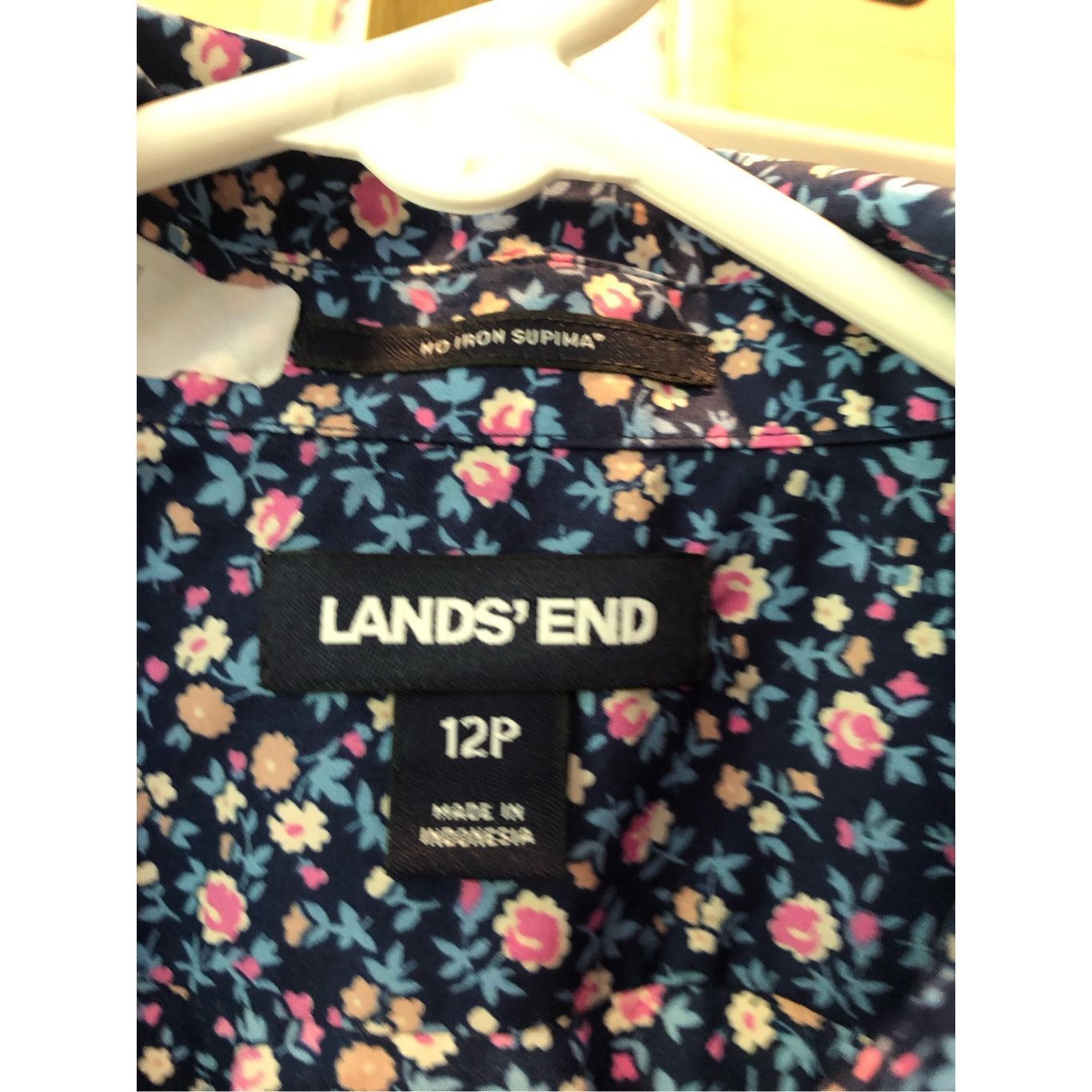 Lands' End Lands End (Elinore Olsen engraved) Women’s Blue and Pink Floral Collared Button Up Long Sleeve Blouse Size Petite 12 Size XL / US 12-14 / IT 48-50 - 4 Thumbnail