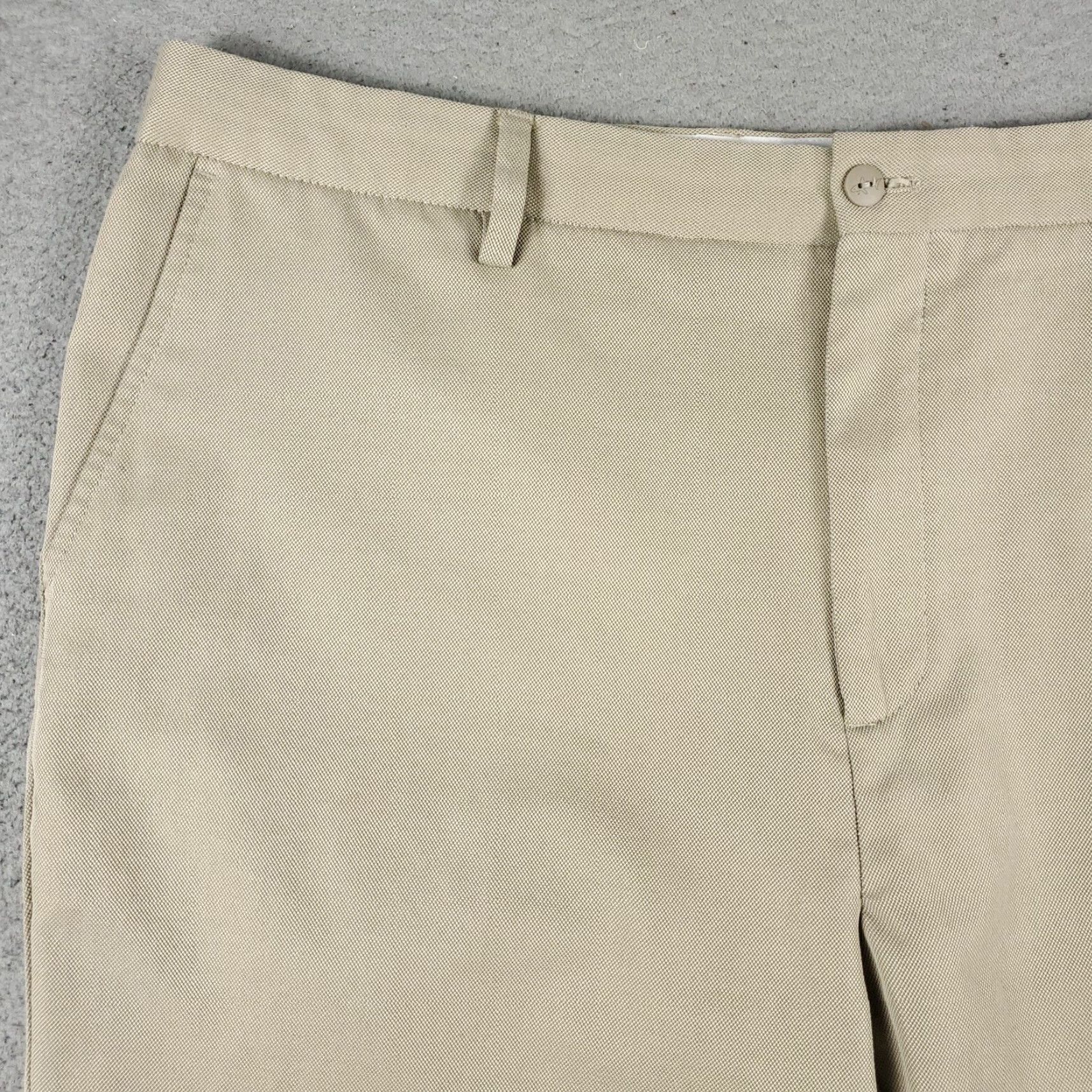 Vintage Greg Norman Mens Shorts 40 Beige Chino Flat Front Casual Business Travel Workwear Size US 40 / EU 56 - 2 Thumbnail