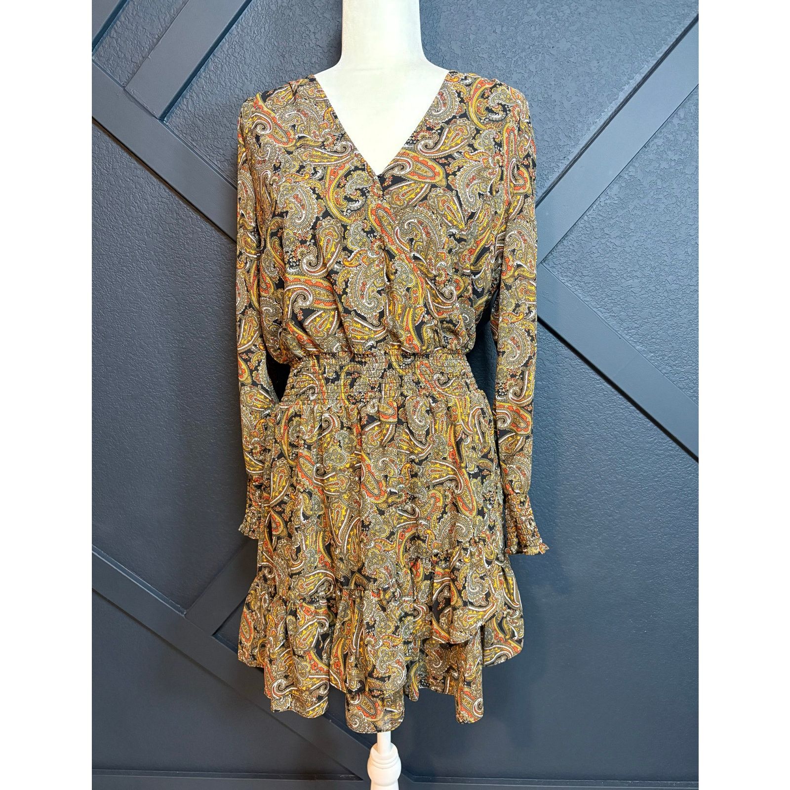 Michael Kors Michael Kors Paisley Ruffle Mini Dress M Smocked Waist 0456 Size M / US 6-8 / IT 42-44 - 1 Thumbnail