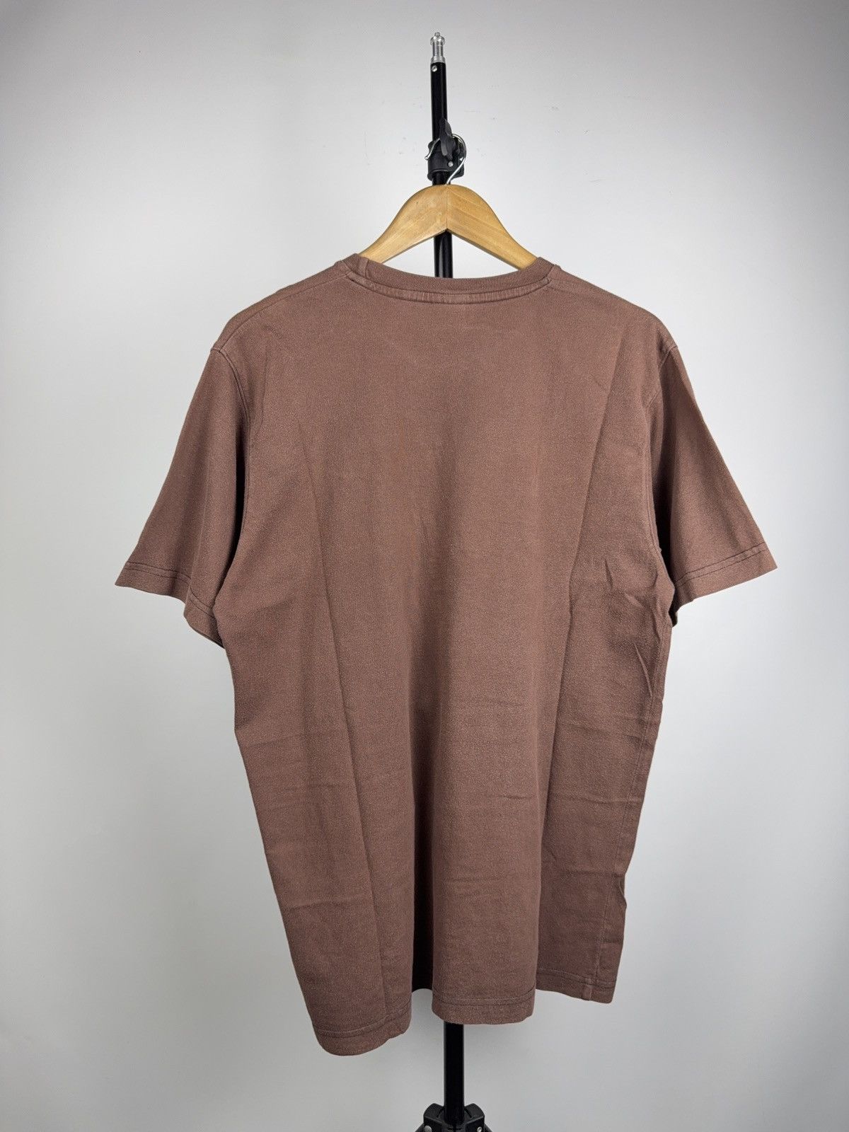 Nike Vintage 90s Nike Faded Mini Swoosh Brown T-Shirt Vintage Y2K Size US L / EU 52-54 / 3 - 13 Thumbnail