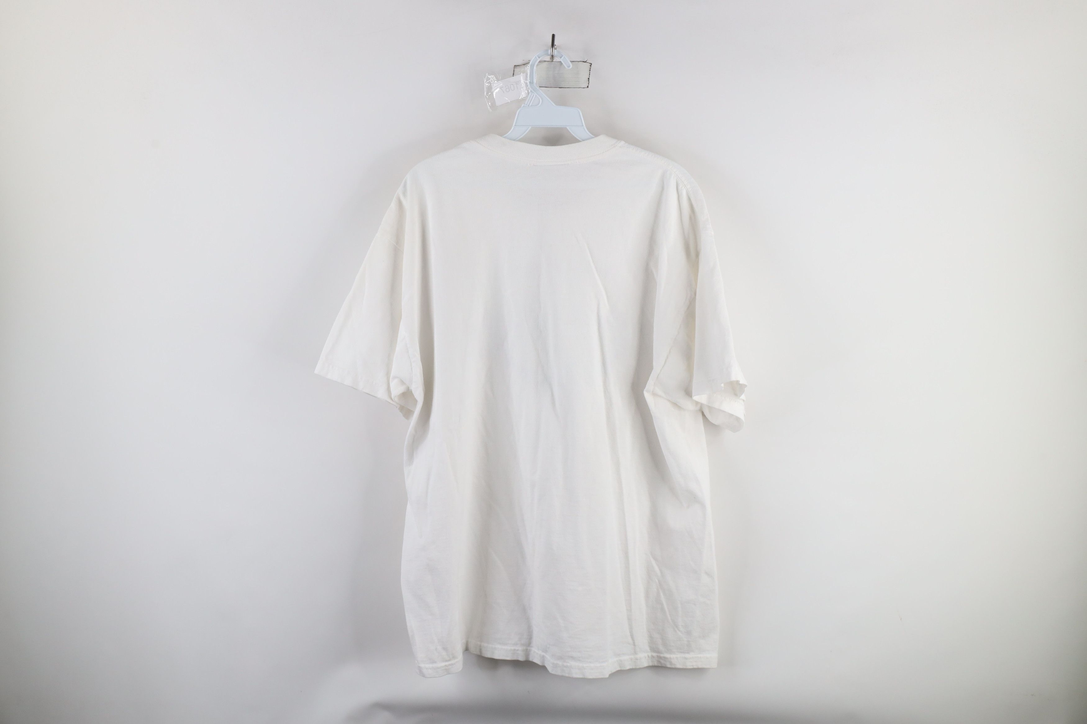 Vintage Vintage 90s Streetwear Mackinaw Great White Shark T-Shirt Size US XL / EU 56 / 4 - 10 Thumbnail