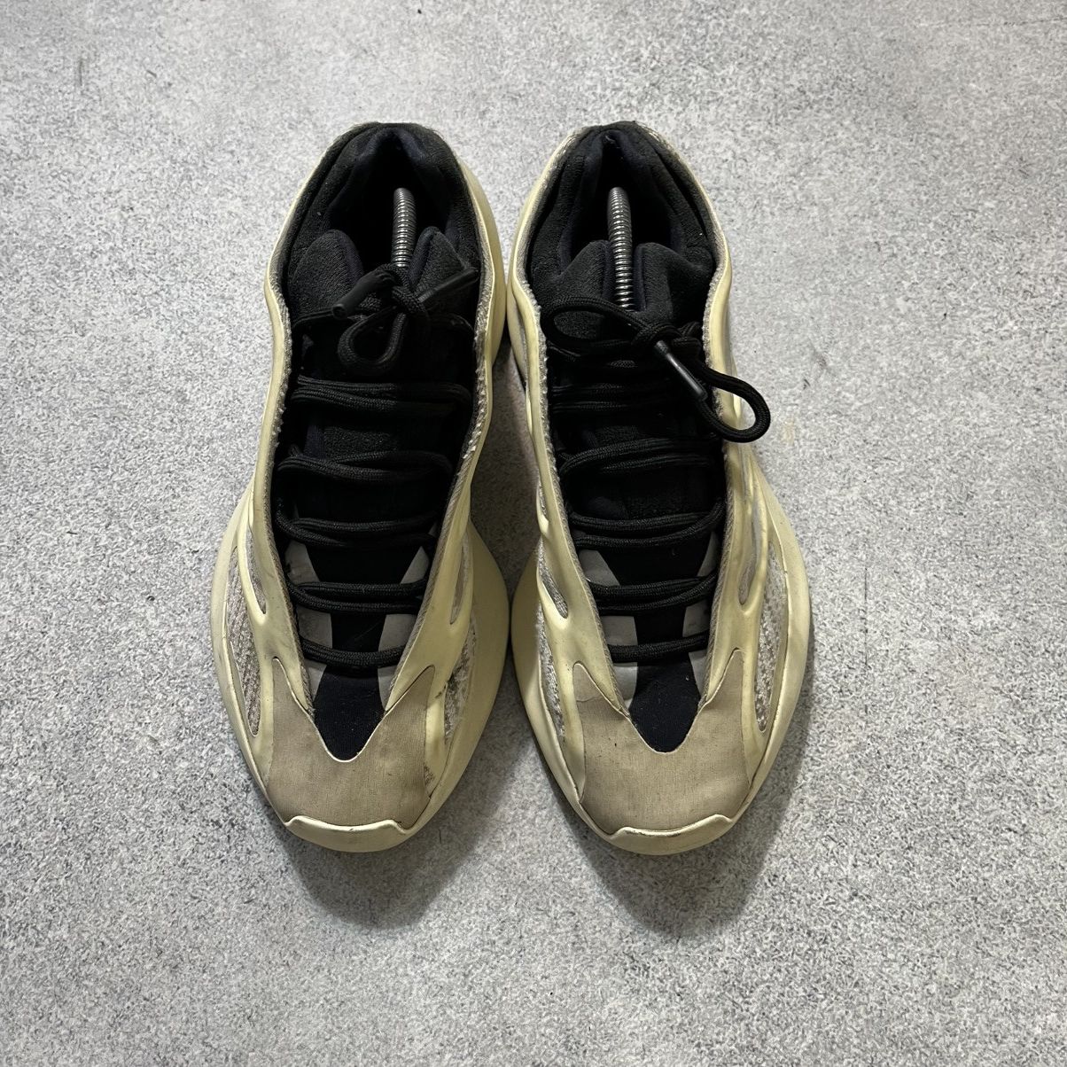 Adidas × Kanye West ADIDAS YEEZY 700 v3 Size US 8.5 / EU 41-42 - 4 Thumbnail