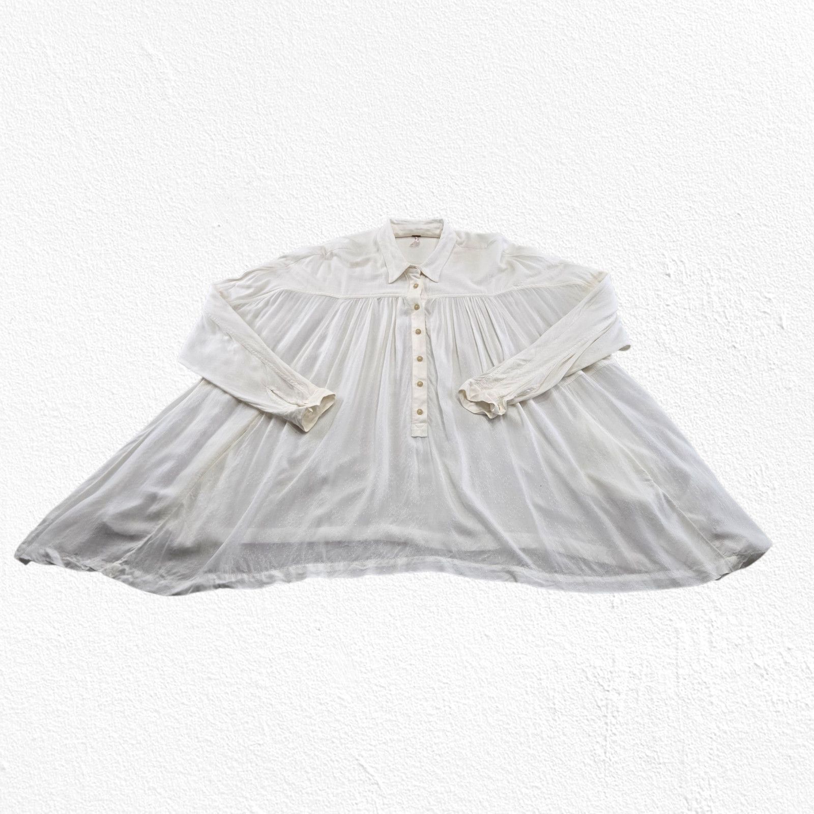 Free People Free People Ivory Babydoll Tunic Blouse Size Small Petite Size S / US 4 / IT 40 - 2 Thumbnail