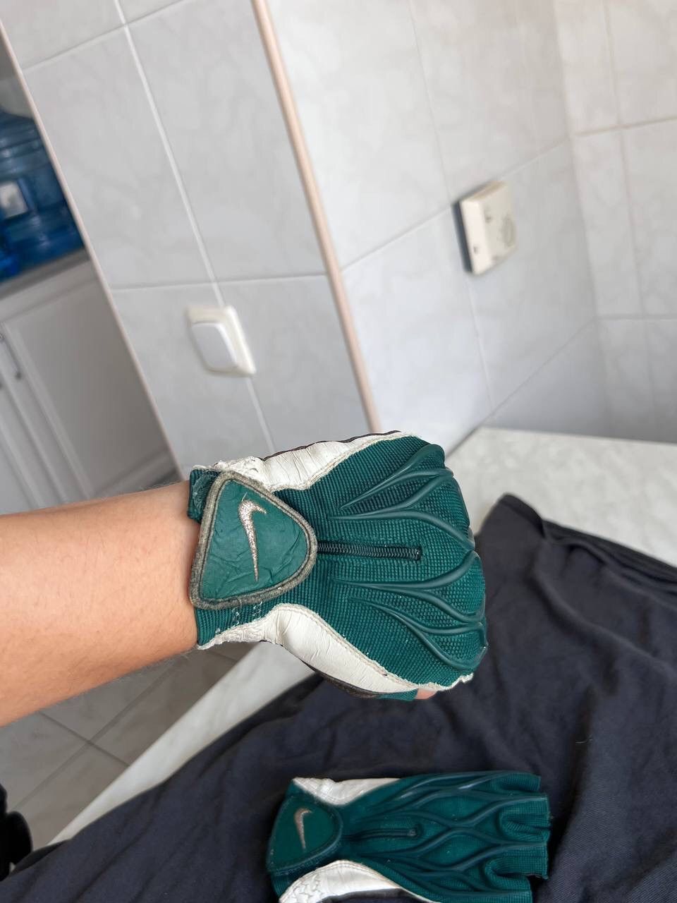 Nike 2000s Nike y2k Drill Gloves Forest Dark Green Geometric RARE Size ONE SIZE - 12 Thumbnail