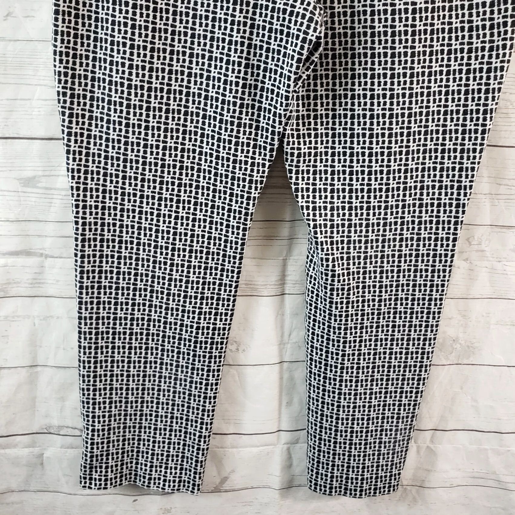 Vintage Chico's Womens Cropped Pants Sz 4 Black White Pull On Mid Rise Rayon Blend Cropped Size 27" / US 4 / IT 40 - 5 Thumbnail