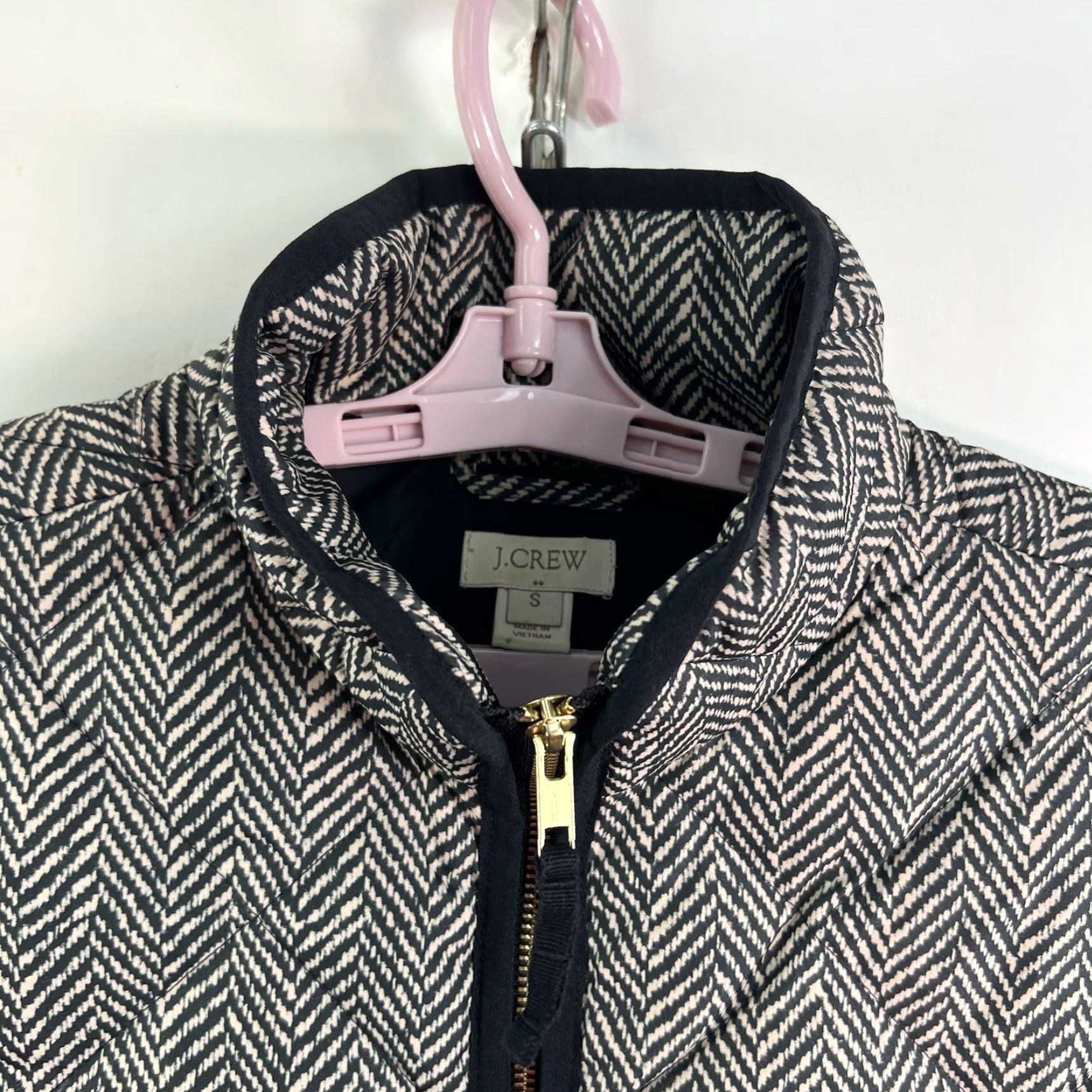 J.Crew J. Crew Herringbone Down Puffer Vest Women’s S Grey Puffer Jacket Vest Women S Grey Size S / US 4 / IT 40 - 3 Thumbnail