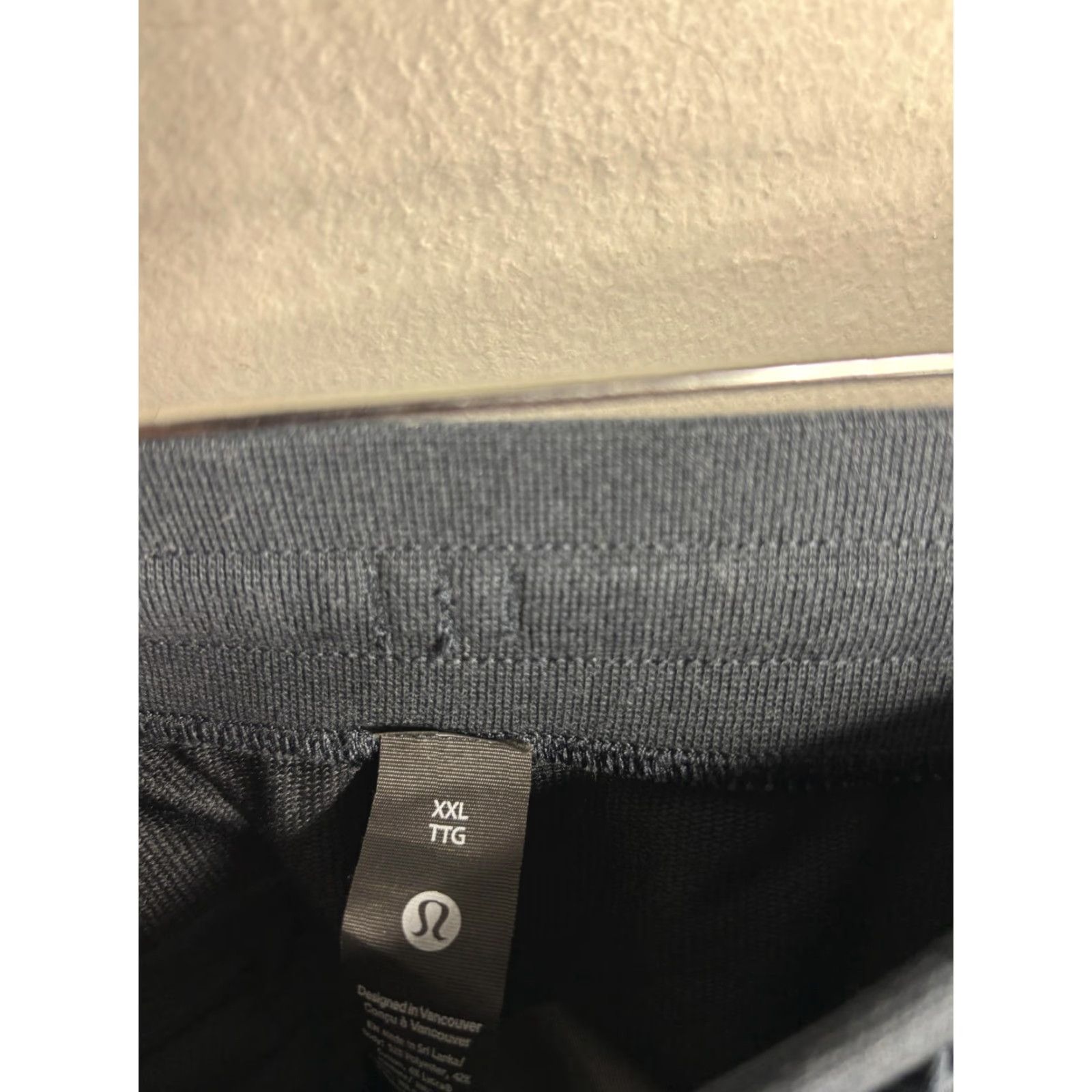 Lululemon Lululemon Pants Mens 2XL Black Jogger Sweatpants Drawstring Cuffed Pockets Size US 39 - 4 Thumbnail