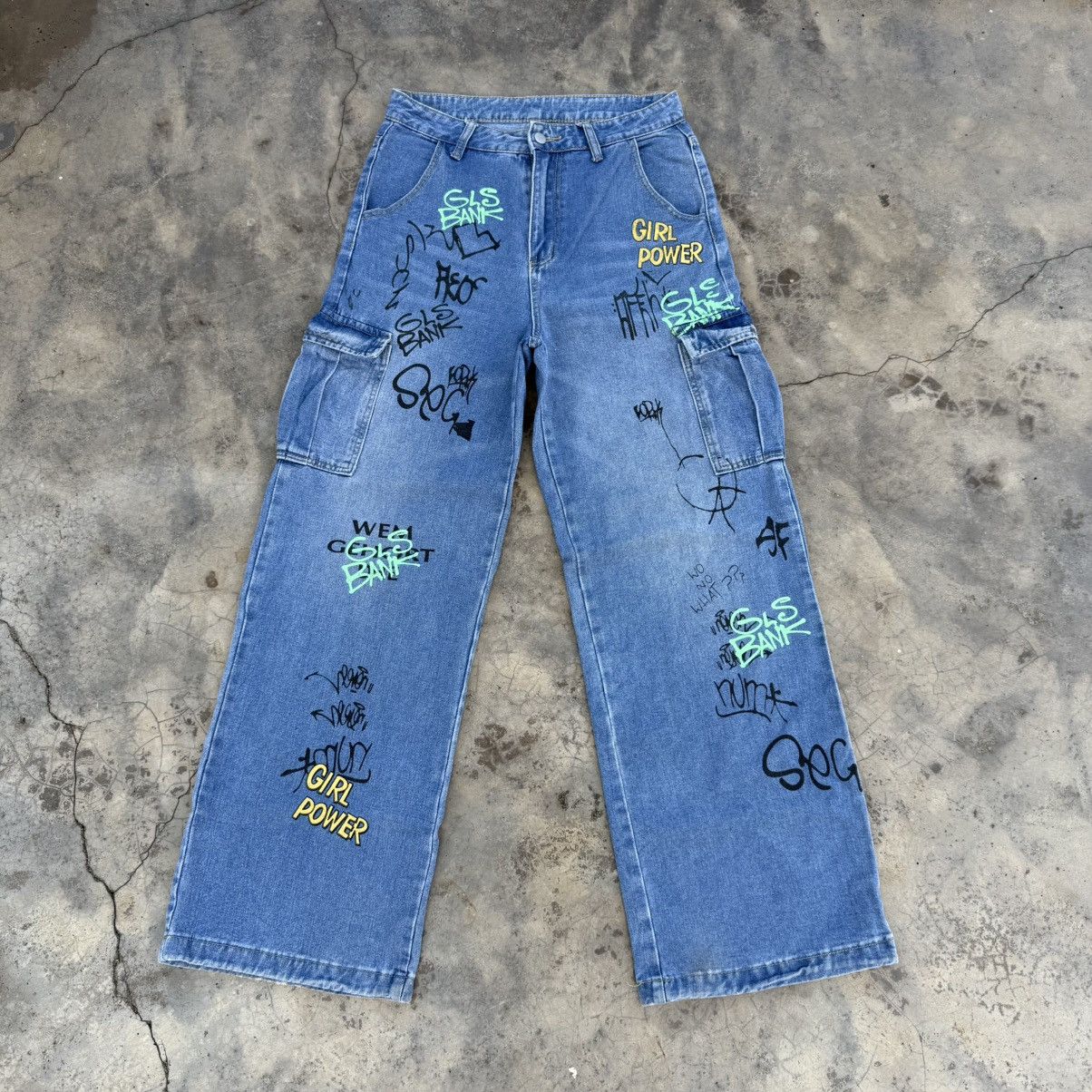 Japanese Brand VINTAGE JAPANESE WOMEN FADED JEAN DENIM CARGO PANTS Size US 30 / EU 46 - 1 Thumbnail