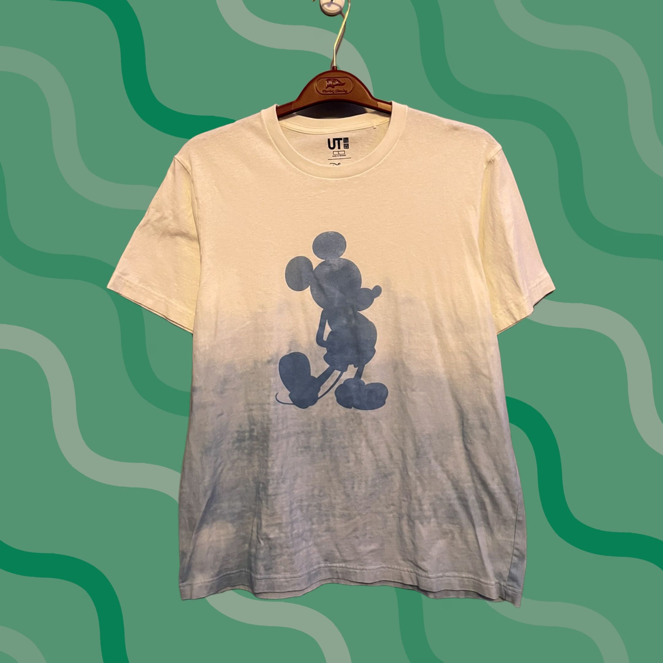 Uniqlo Uniqlo X Disney Mickey Mouse Collaboration Tie Dye Shirt Mens Large (B246) Size US L / EU 52-54 / 3 - 1 Thumbnail