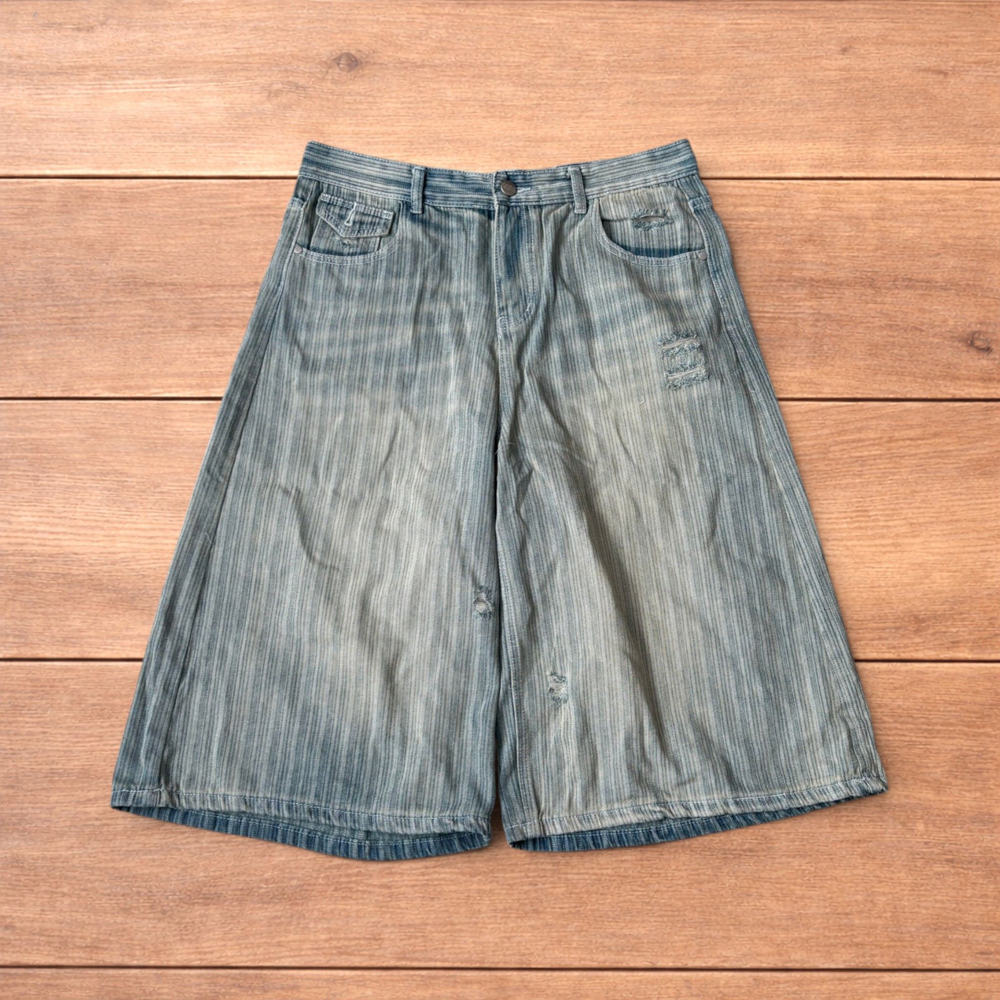 Japanese Brand Super baggy wide striped denim shorts jorts in light blue. Size US 36 / EU 52 - 1 Thumbnail