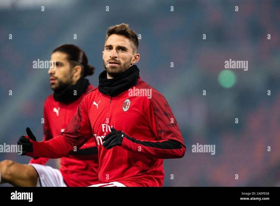 Puma AC MILAN 2018 2019 TRAINING FOOTBALL JACKET SOCCER JACKET Size US XL / EU 56 / 4 - 9 Thumbnail