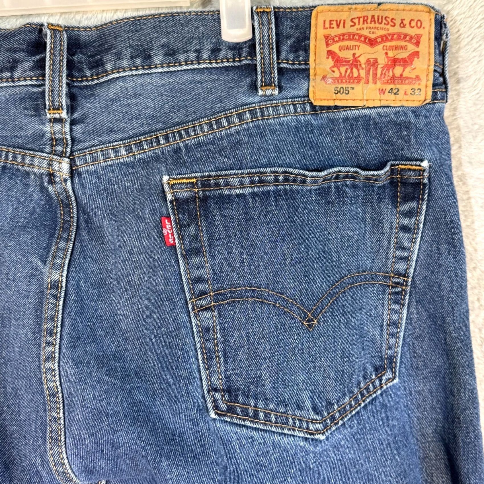 Levi's Levi’s 505 Jeans Men’s 42x32 Blue Denim Mid-Rise Straight Jeans 42 x 32 Regular Fit Modern USA Outdoor Denim Blue Levi’s 505 Mens Jeans Size US 42 / EU 58 - 7 Thumbnail