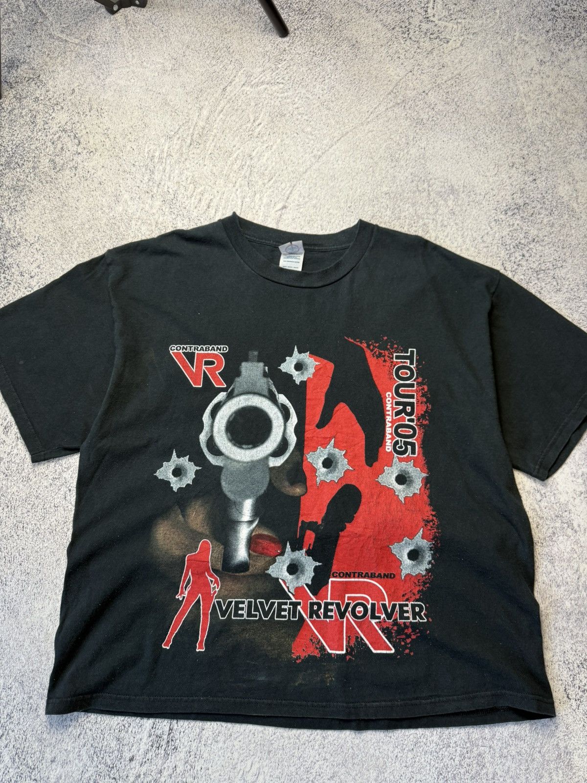 Band Tees Vintage Contraband Velvet Revolver Tour’05 T Shirt Size US XL / EU 56 / 4 - 2 Thumbnail