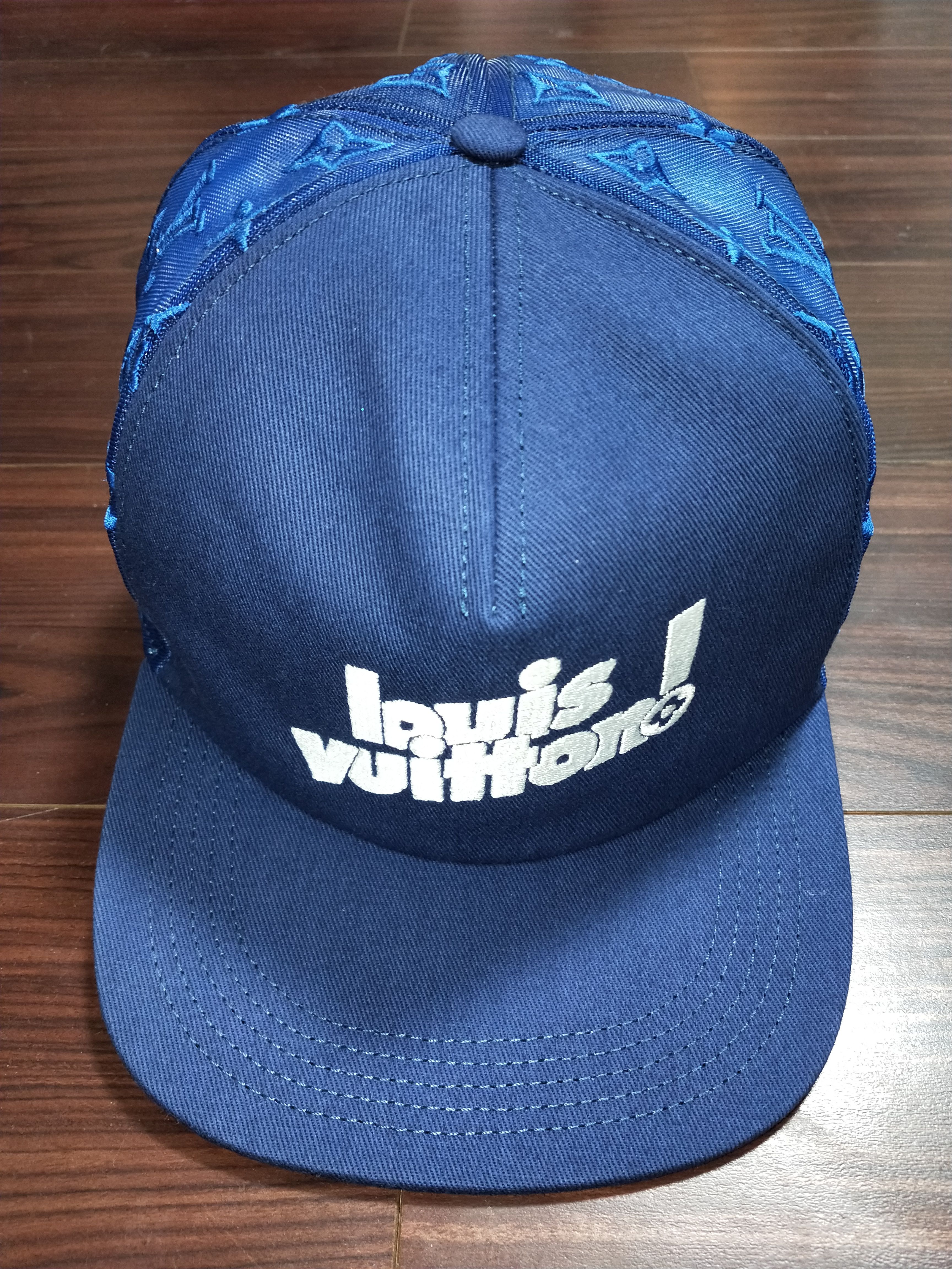 Pre-owned Louis Vuitton Everyday Embroidered Mesh Cap In Blue