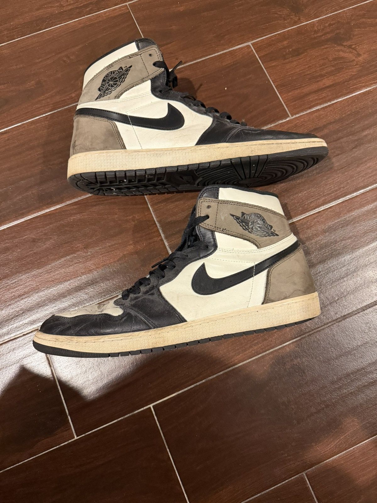 Jordan Brand Air Jordan 1 High OG “Dark Mocha” Size 15 Size US 15 / EU 48 - 1 Thumbnail