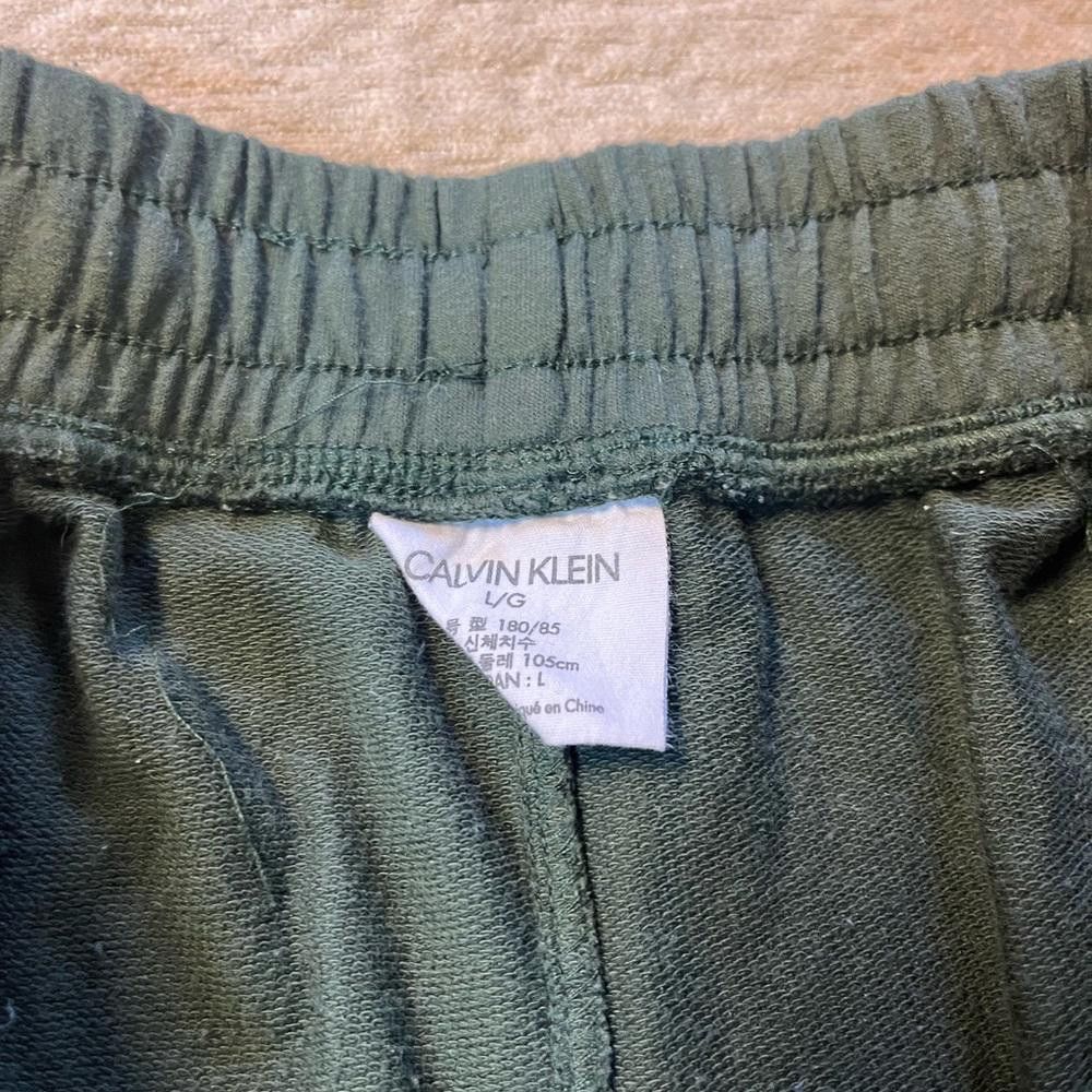 Calvin Klein Calvin Klein army green shorts large Size 36" / US 14 / IT 50 - 4 Thumbnail
