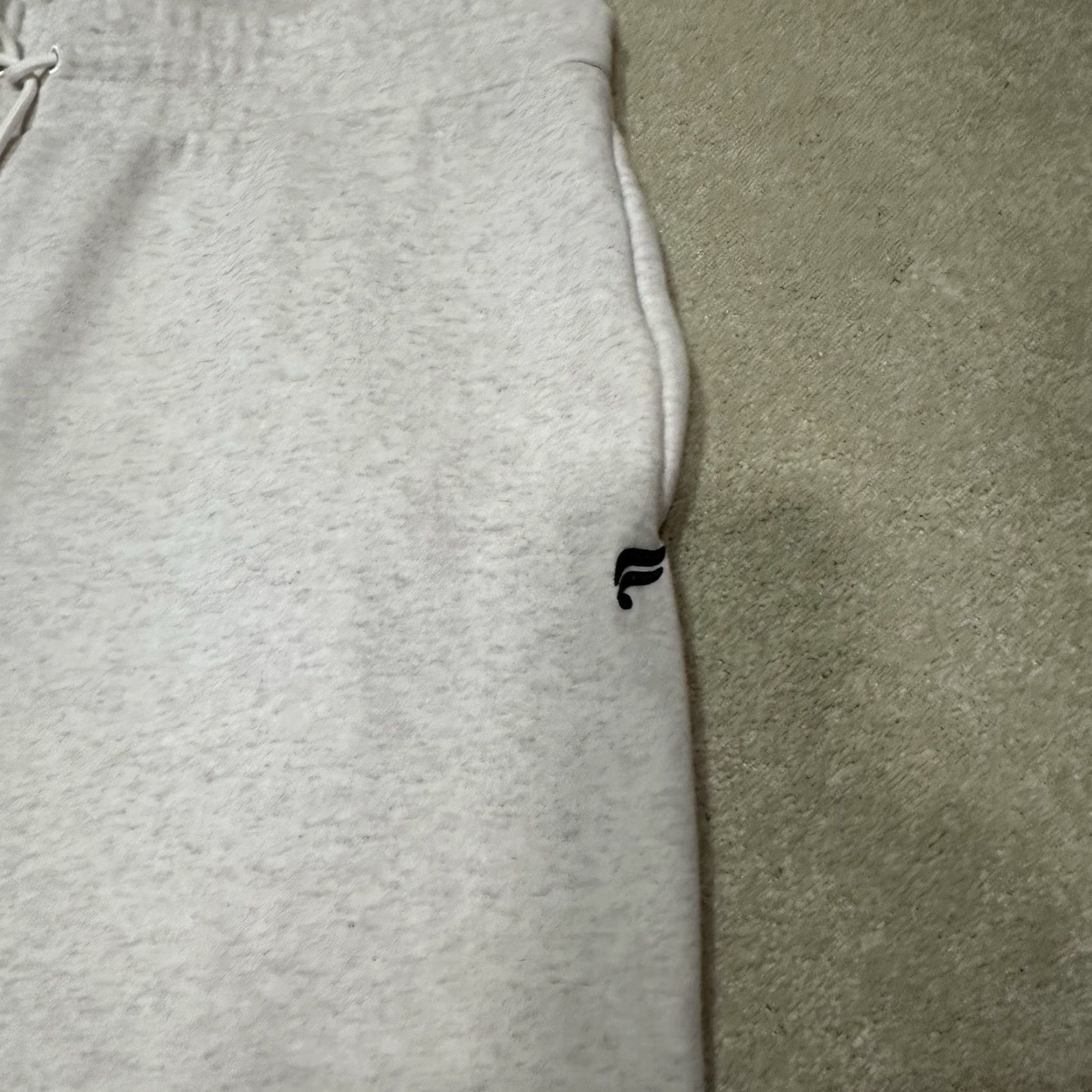 Fabletics Fabletics Sweat Pants Mens 2XL XXL Beige Wide Leg Running Athleisure Pants Casual Activewear Size US 39 - 4 Thumbnail