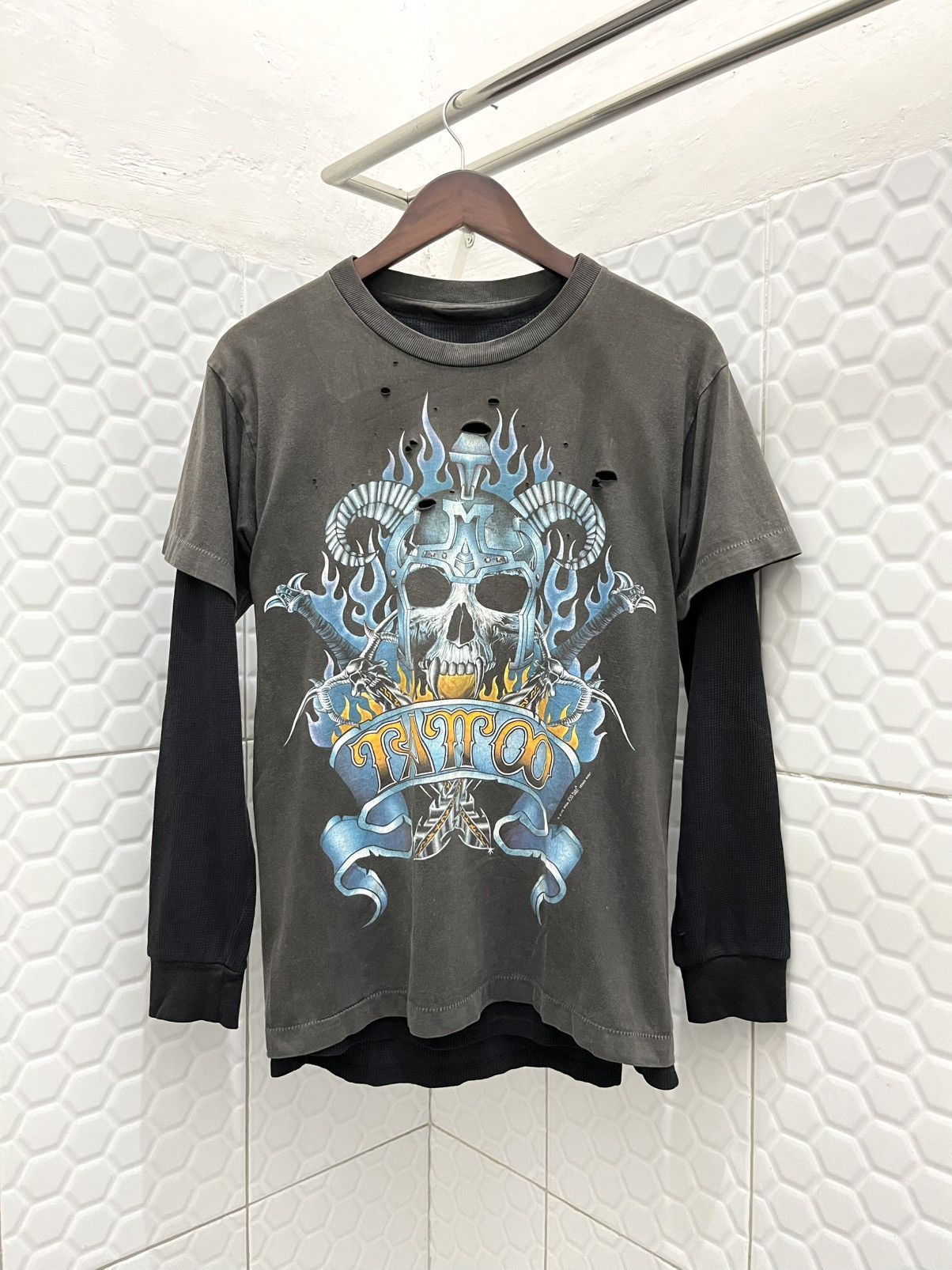 Vintage Vintage 90's Thrashed Sun Faded Skull Tatto Tee Size US M / EU 48-50 / 2 - 2 Thumbnail