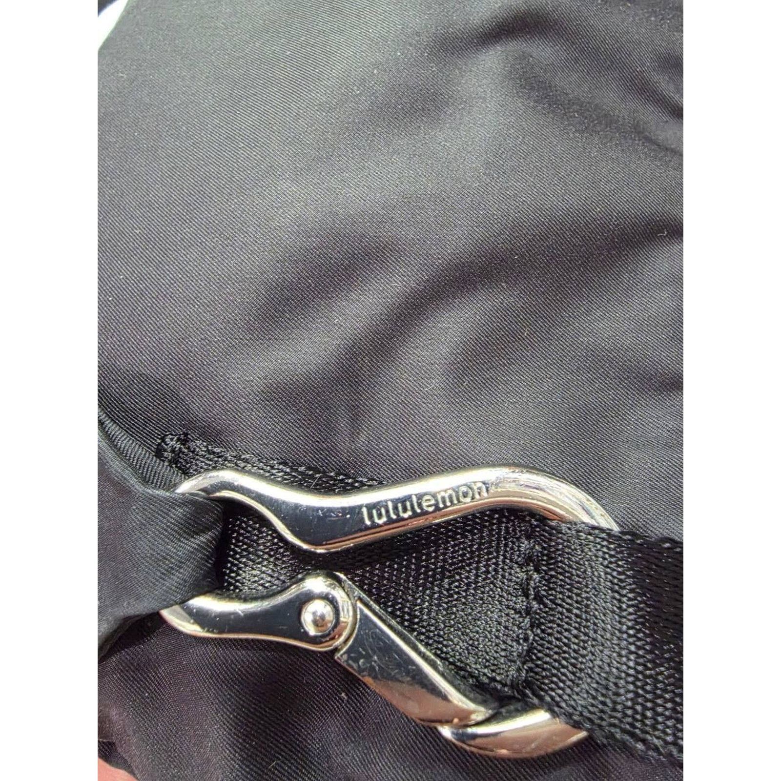 Lululemon Lululemon Waist Bag Sling Black CrossBody Chunky B000635 Size ONE SIZE - 8 Thumbnail