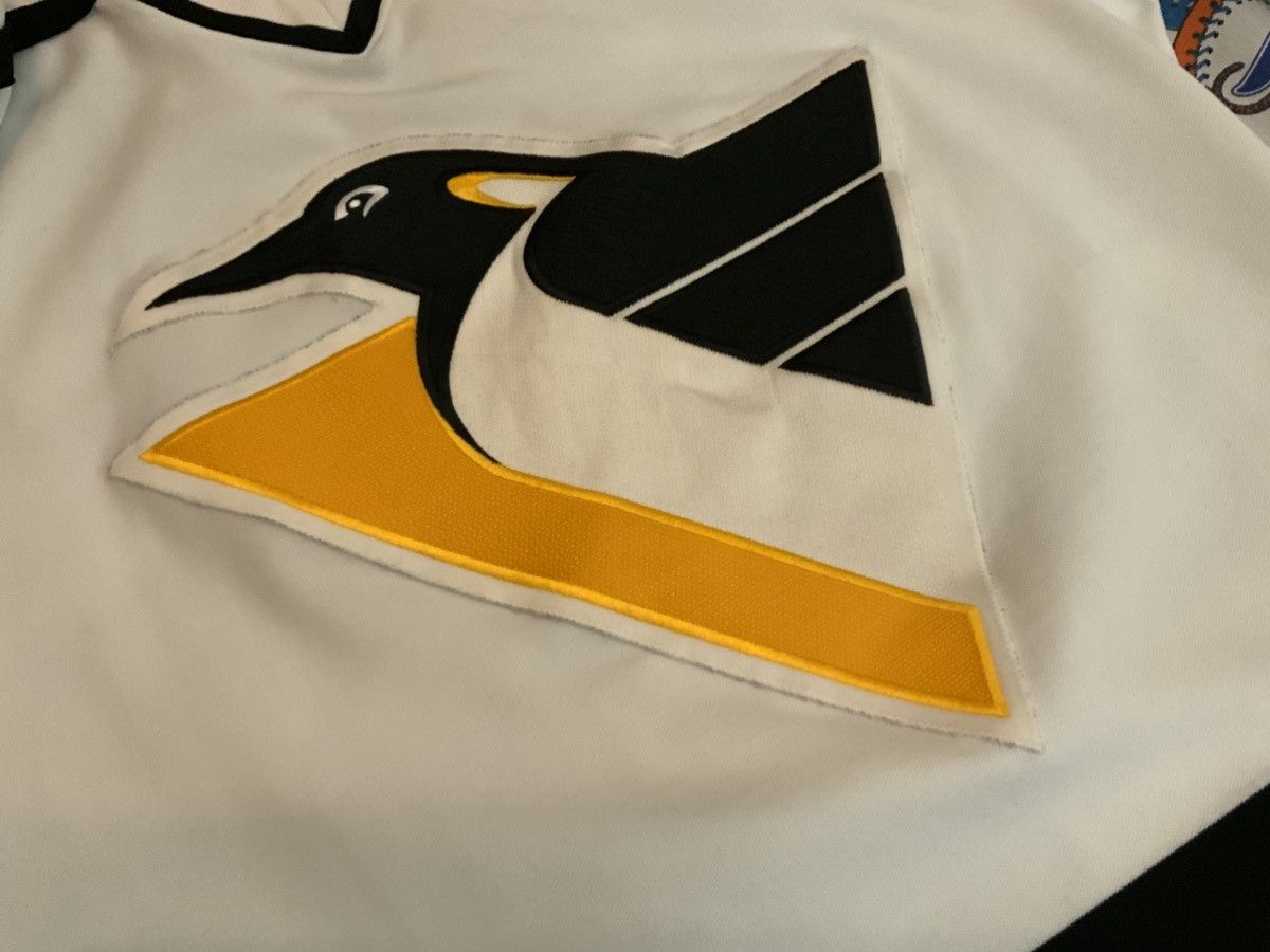 Starter Vtg Pittsburgh Penguins CCM Center Ice Jersey Robo Sz 46R Size US L / EU 52-54 / 3 - 3 Thumbnail