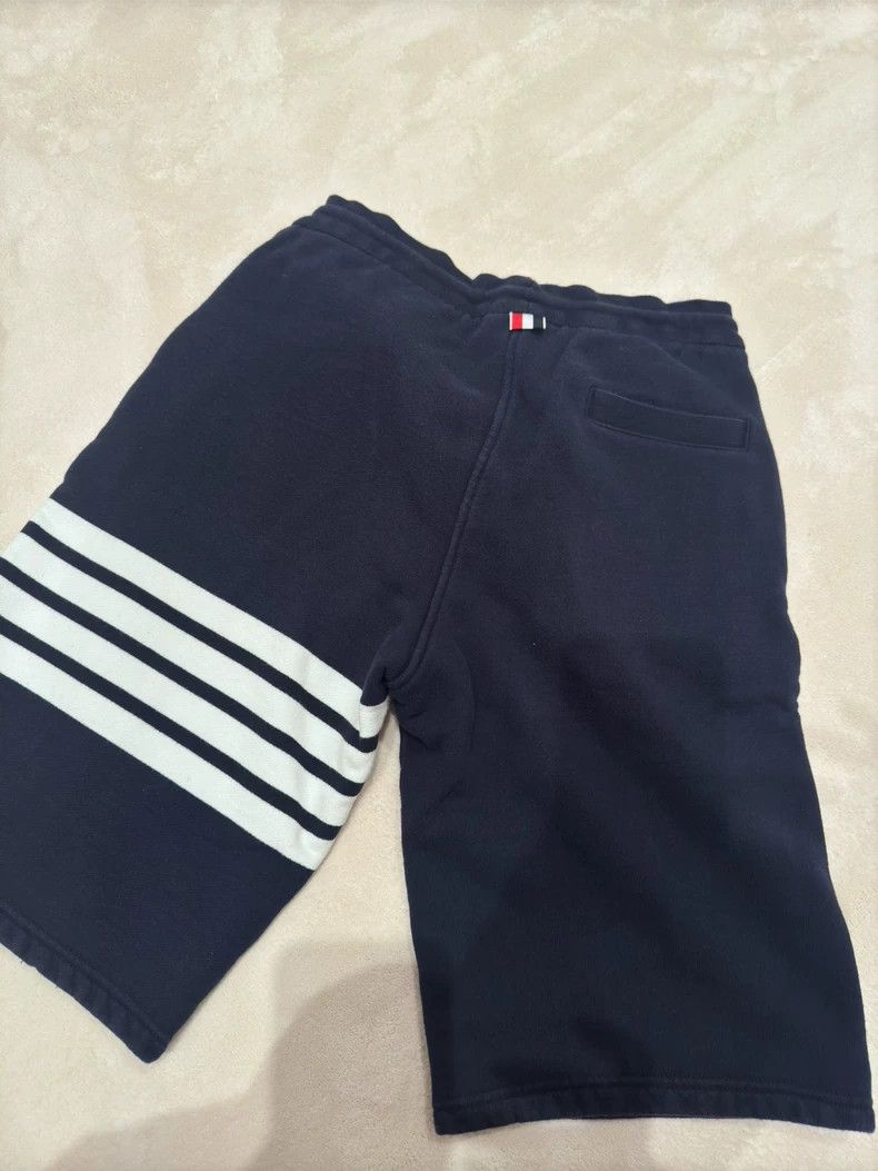 Thom Browne Thom Browne size1 Shorts in navy blue Size US 26 / EU 42 - 4 Thumbnail