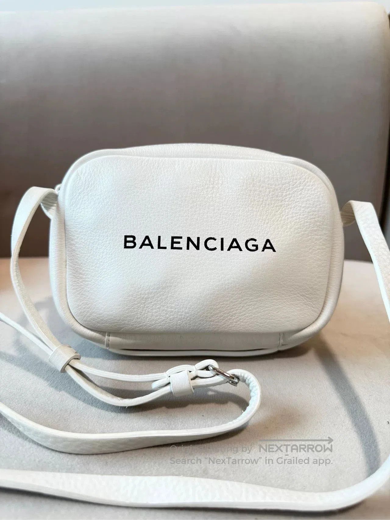 Balenciaga Balenciaga White Calfskin Small Pouch. Size ONE SIZE - 1 Thumbnail