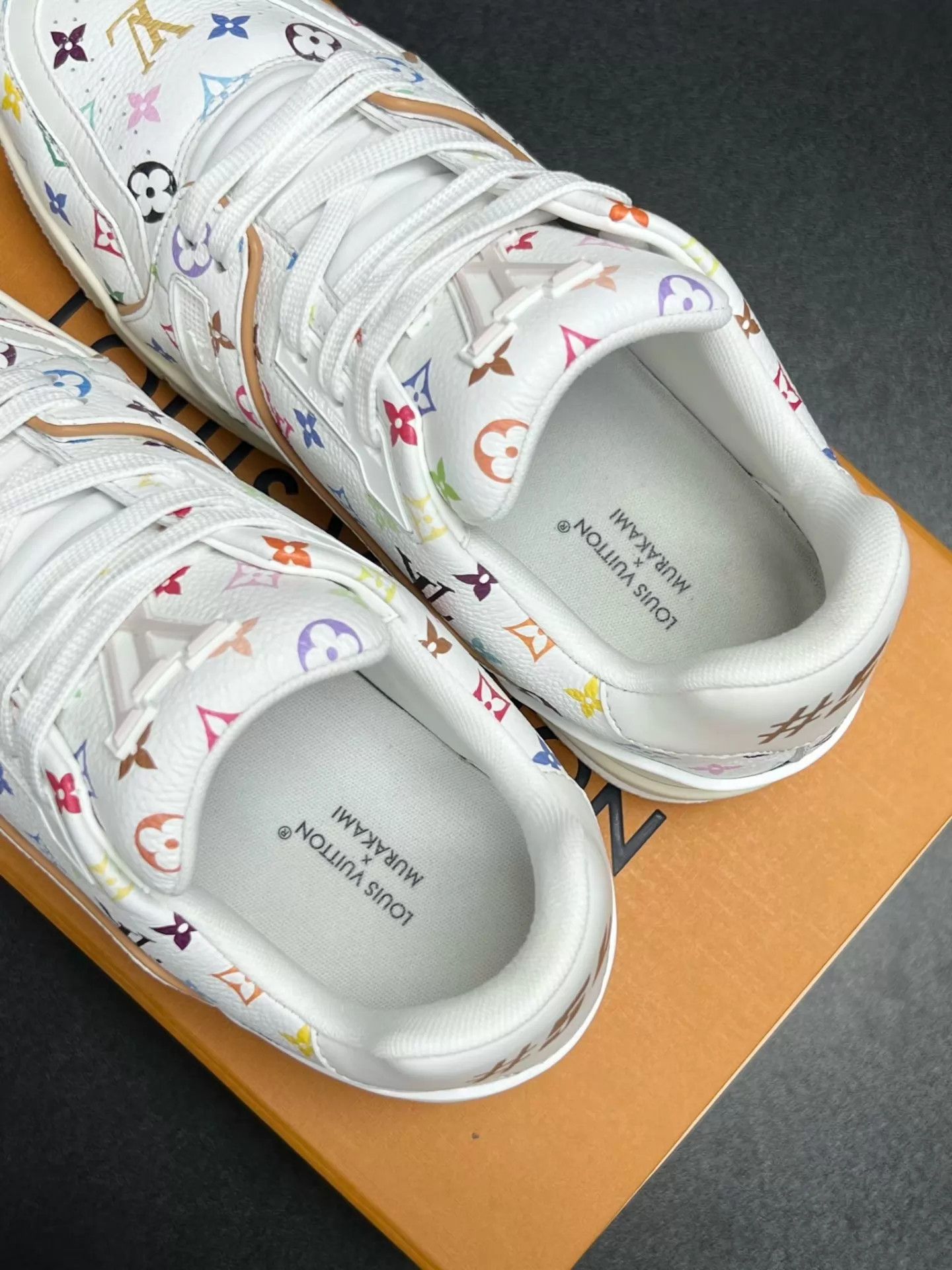Louis Vuitton LV Trainer x TM White 38.5 Near New Rare Vtg Box & Accs Size US 8 / IT 38 - 4 Thumbnail