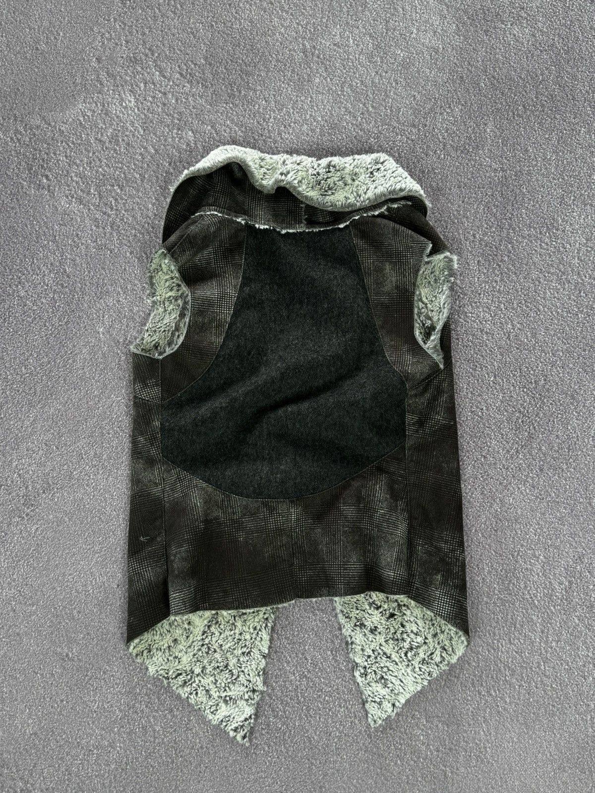 Japanese Brand Avant Garde Y2K Vintage Fuzzy Glam Vest Size M / US 6-8 / IT 42-44 - 2 Thumbnail