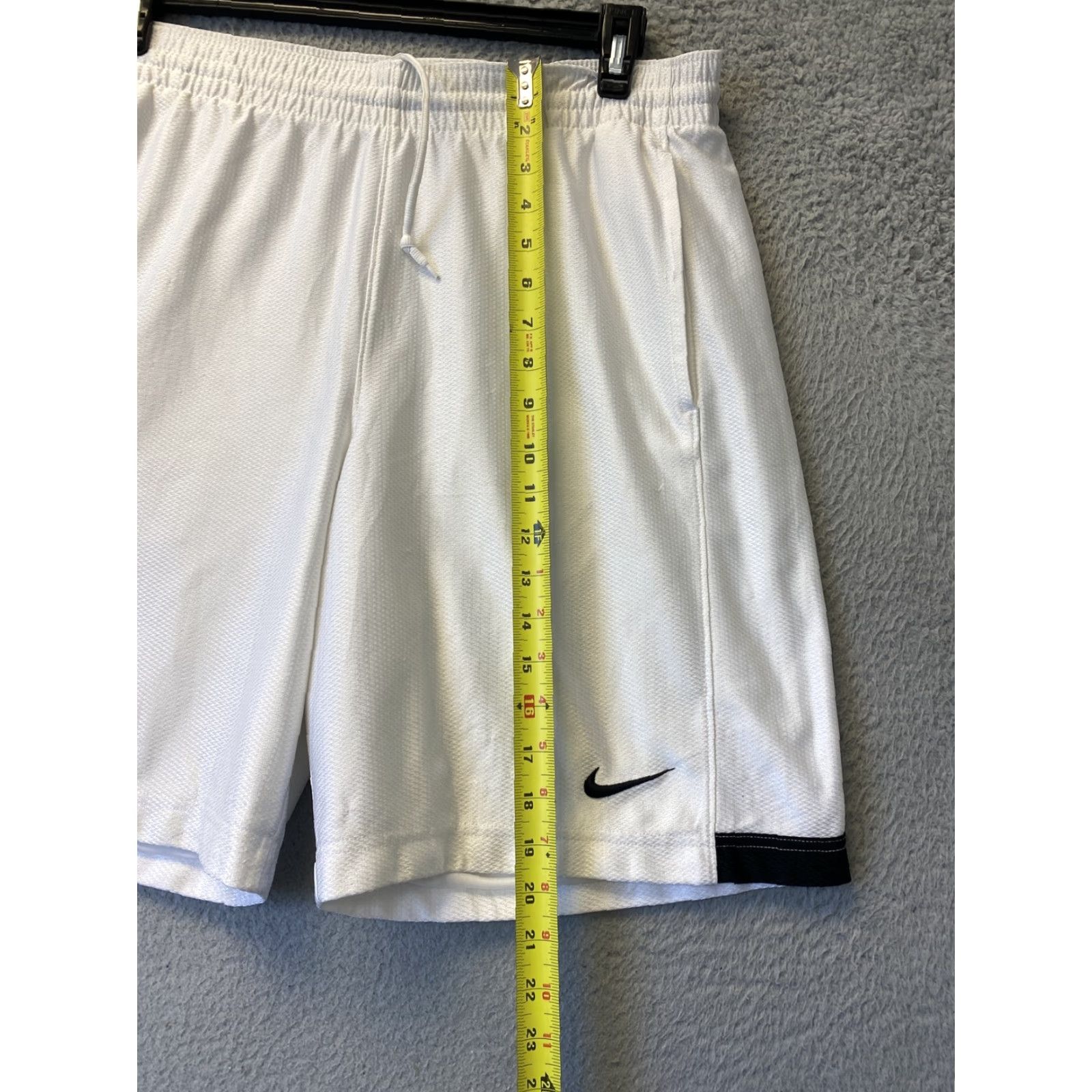 Nike Nike Shorts Basketball Mens M White Dri-Fit Swoosh 40-81 Athletic Gym Running Modern, Drawstring, Regular Fit Size US 31 - 7 Thumbnail