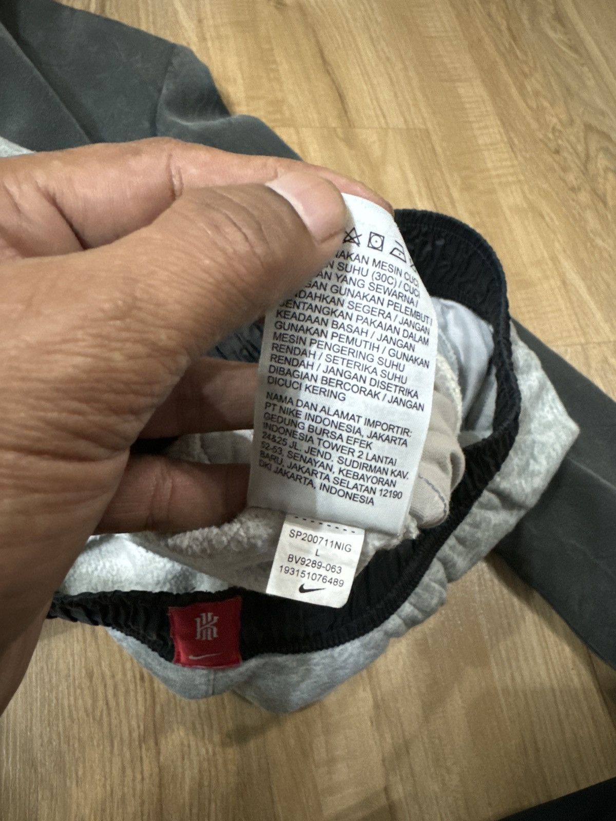 Nike NIKE KYRIE JOGGER PANTS Size US 34 / EU 50 - 10 Thumbnail