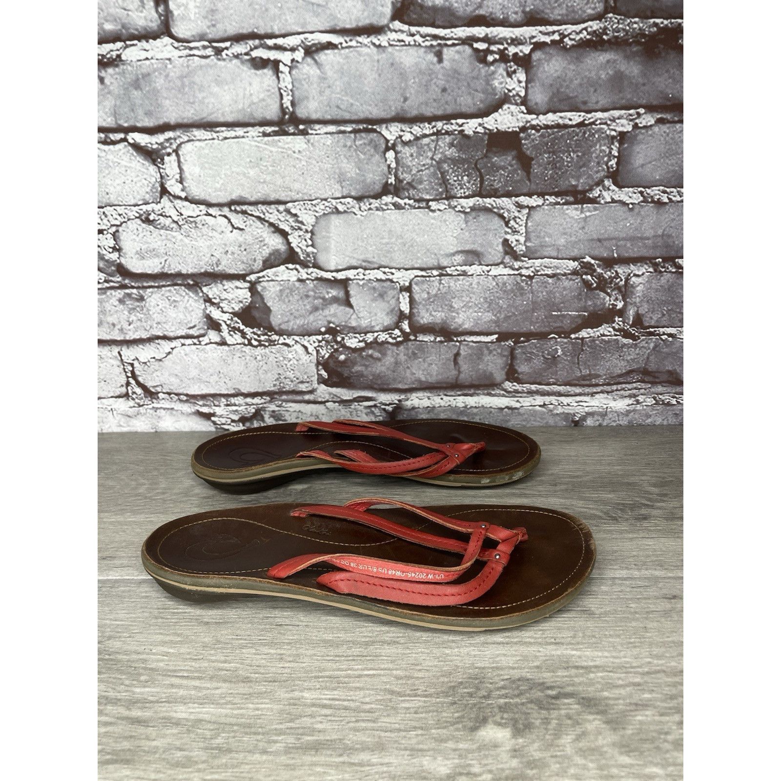 Olukai Olukai U'I-W Red Leather Thong FlipFlop Casual Slide Sandals Size US 8 / IT 38 - 9 Thumbnail