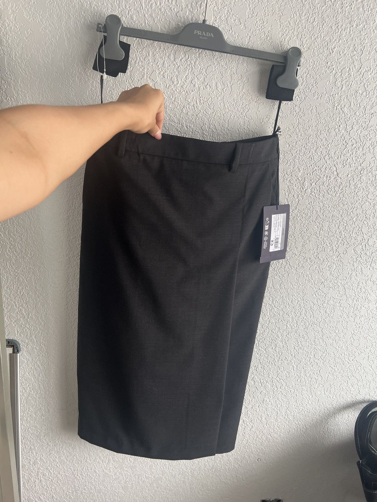 Prada Prada Midi formal skirt Size 25" / US 0 / IT 36 - 6 Thumbnail