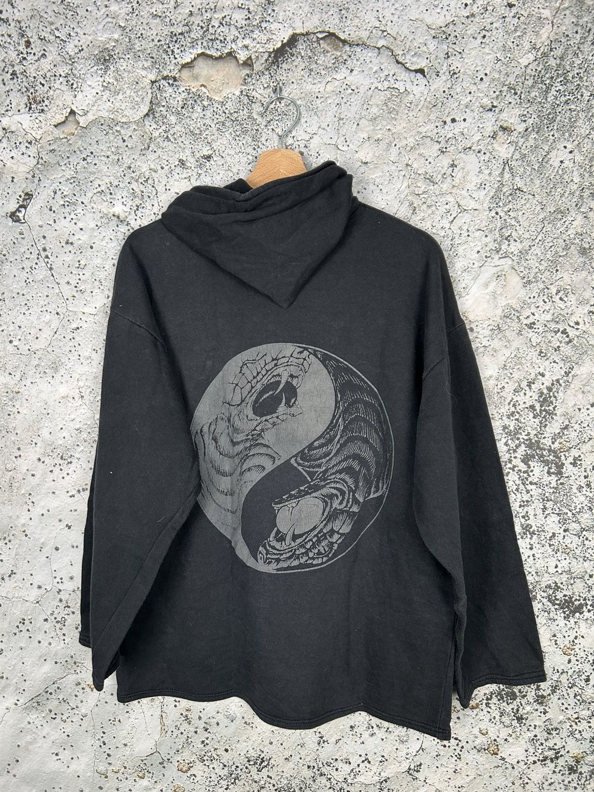 Vintage Vintage Black Metal Goth Hoodie Avant Garde Grunge Punk Size US M / EU 48-50 / 2 - 3 Thumbnail