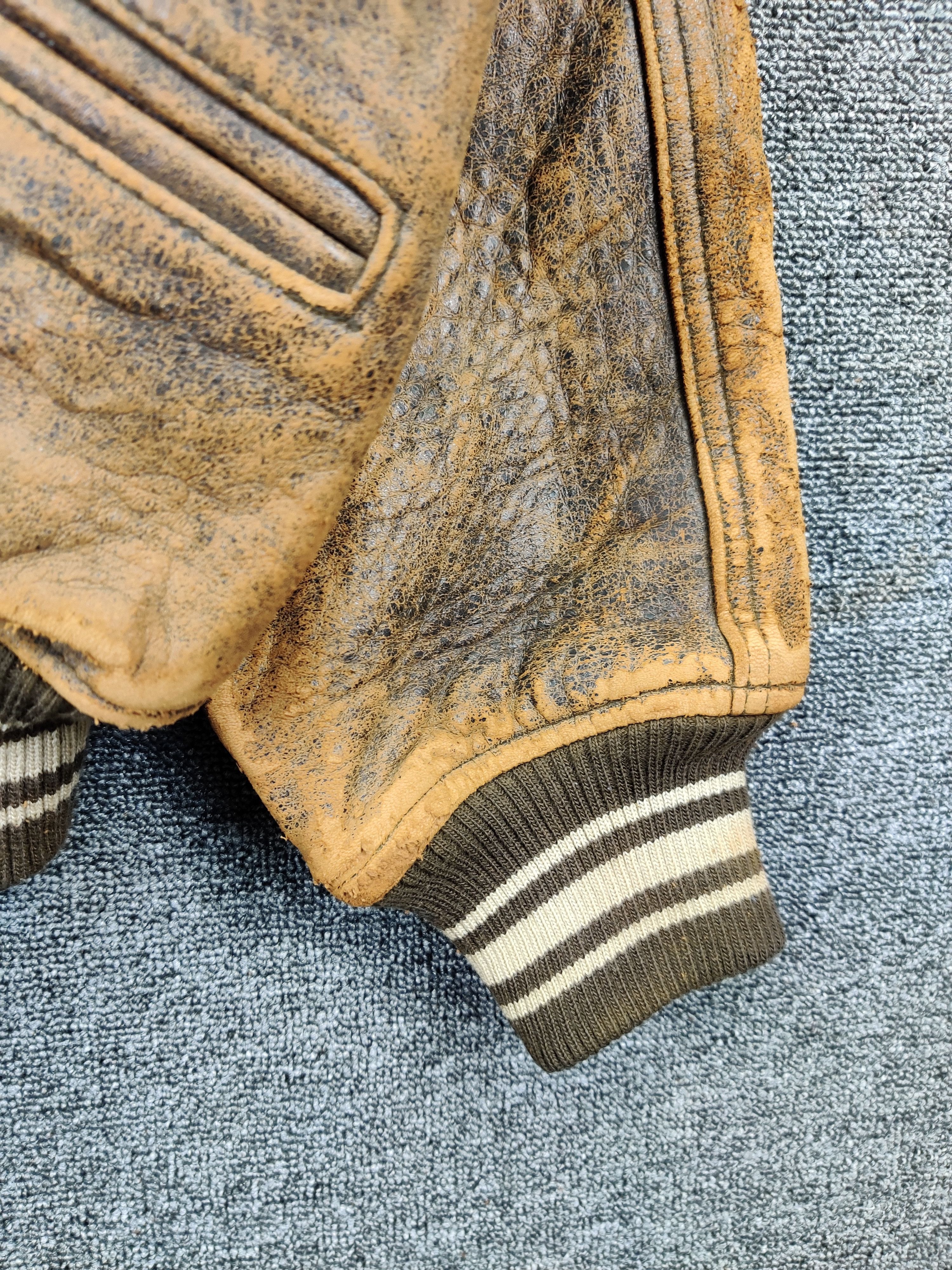 Avirex Thrashed Vintage 90s Avirex USA Varsity Leather Jacket Size US XS / EU 42 / 0 - 5 Thumbnail