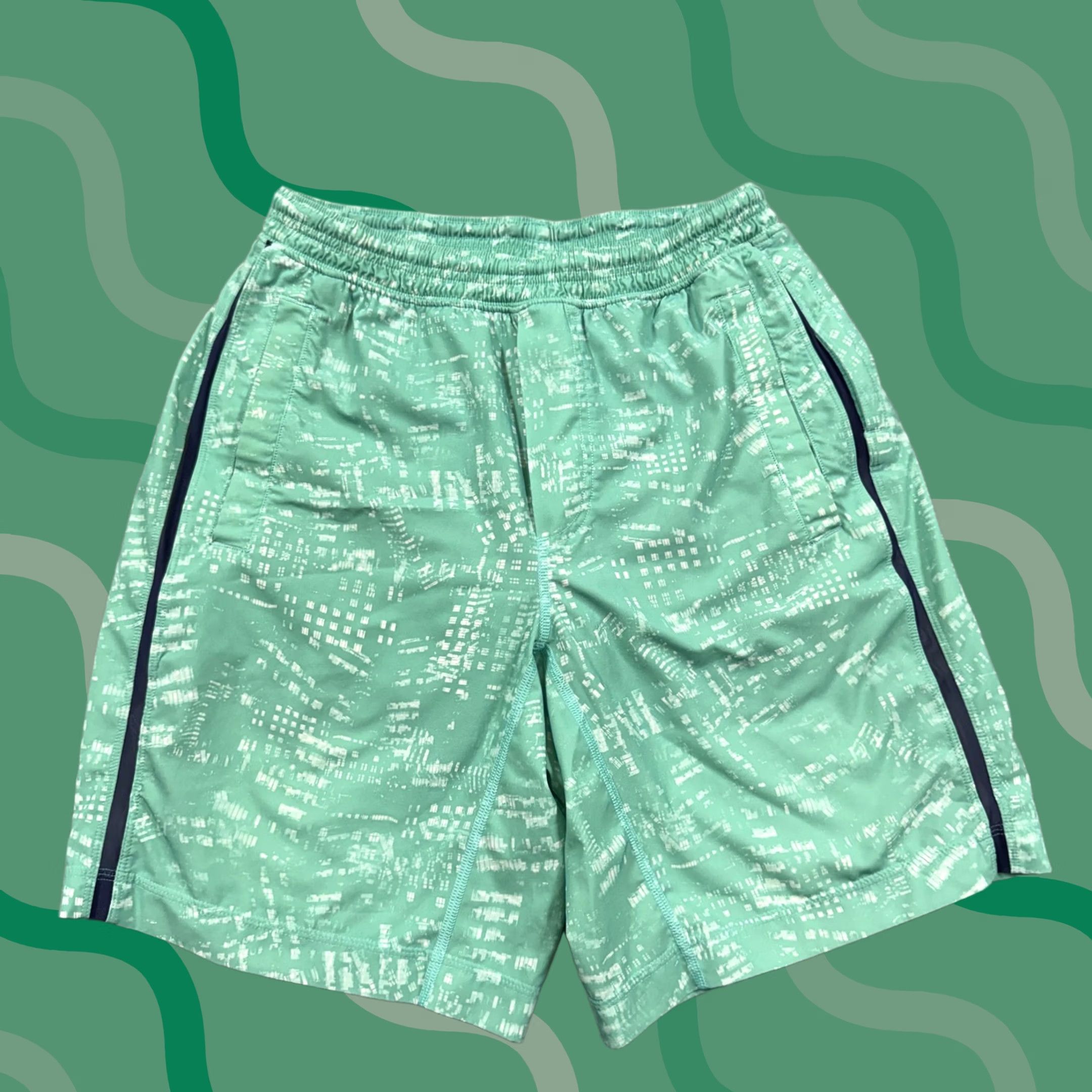 Lululemon Lululemon Shorts Mens 33 Green Geometric Lined 9" Inseam Athletic Gym Running Jogging Pockets Elastic Drawstring Waist Size US 33 - 1 Thumbnail