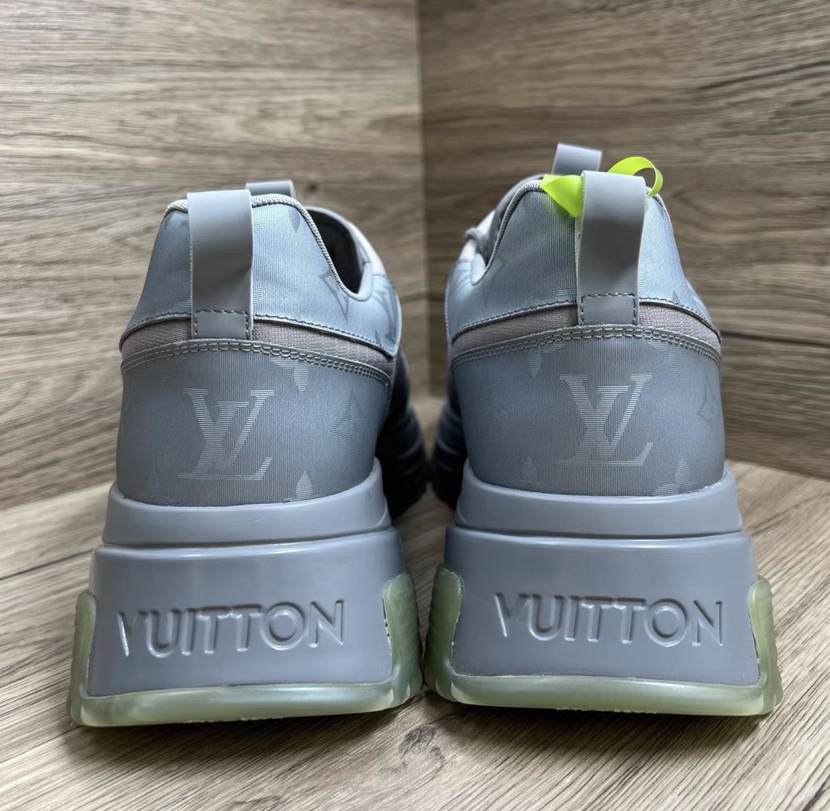 Louis Vuitton Louis Vuitton Run Away Grey Monogram Sneakers J41 Size US 8 / EU 41 - 4 Thumbnail