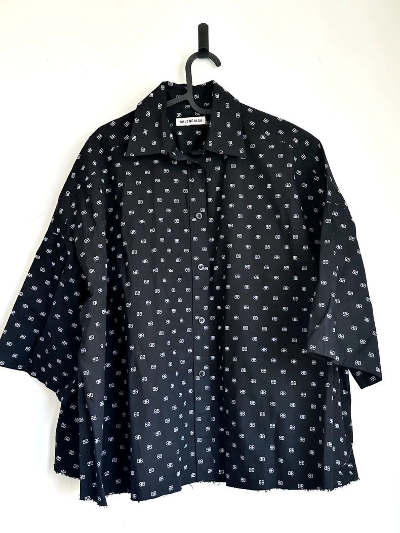 Balenciaga Balenciaga SS19 BLNCG Logo Short Sleeve Shirt Size US XS / EU 42 / 0 - 1 Thumbnail