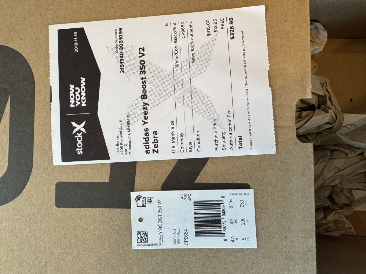 Adidas × Yeezy Yeezy triple whites Size US 5 / EU 37 - 10 Thumbnail